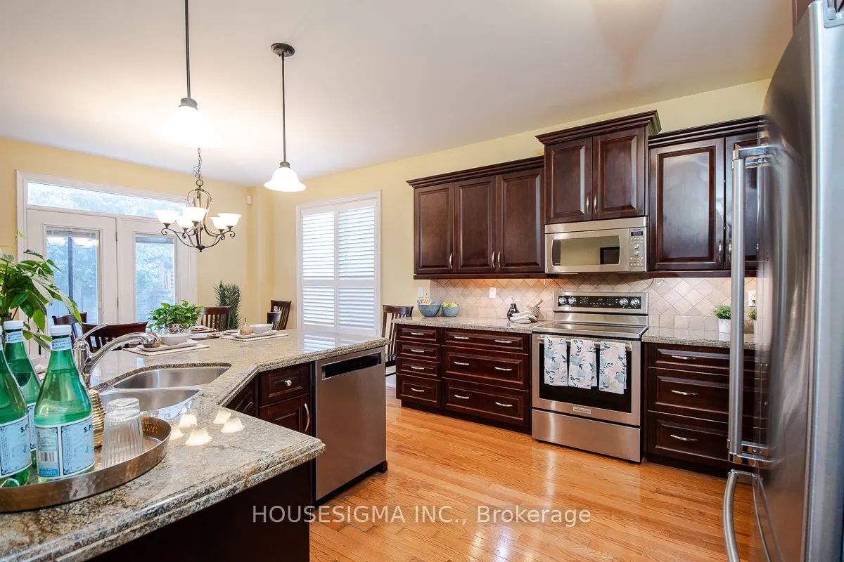 1044 Swiss Heights