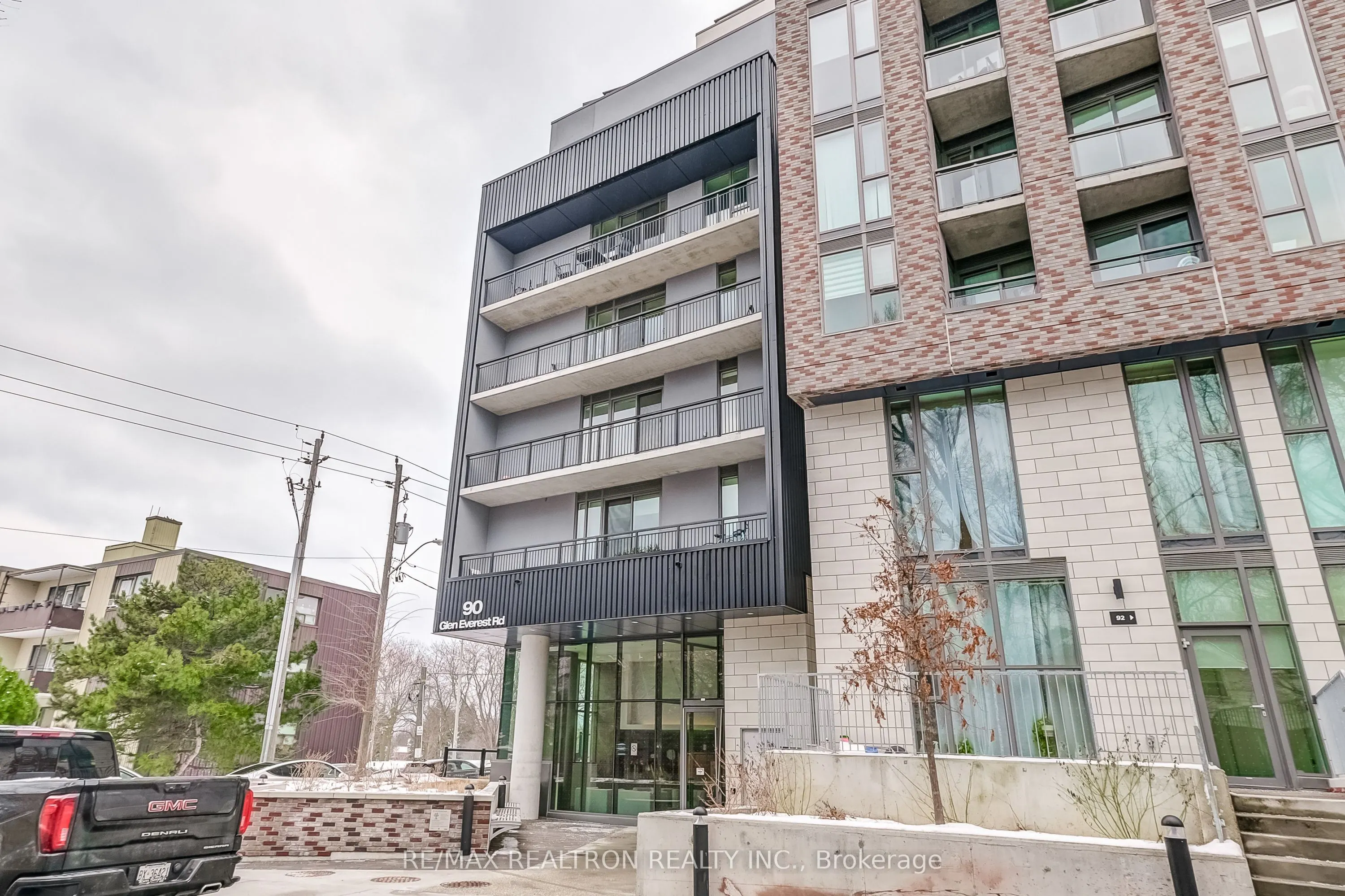 90 Glen Everest Road, #324