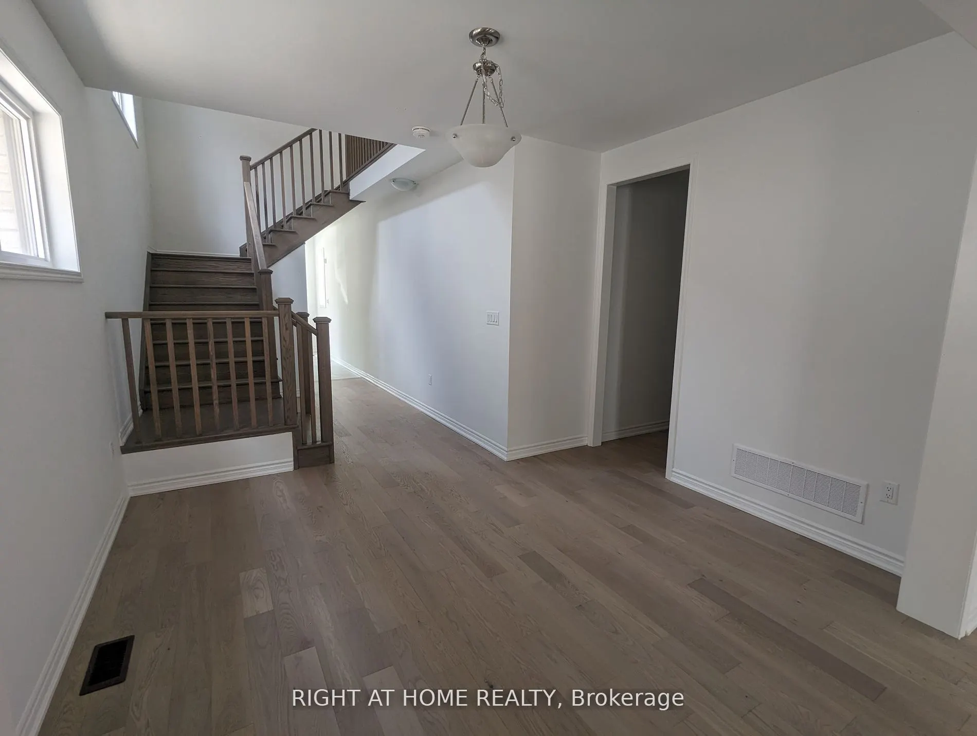 1410 Swallowtail Lane