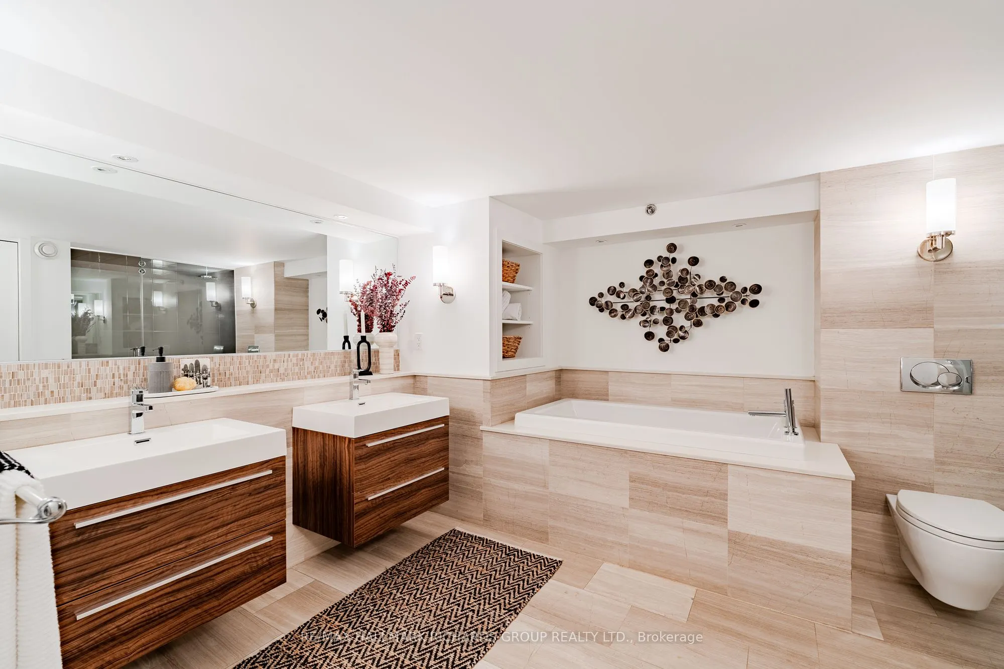 245 Carlaw Avenue, #210A