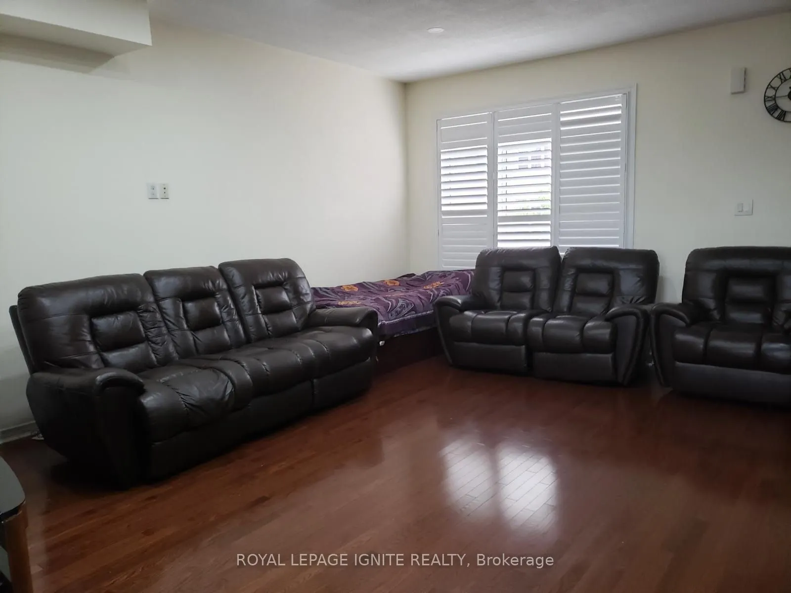 11 Curran Hall Crescent