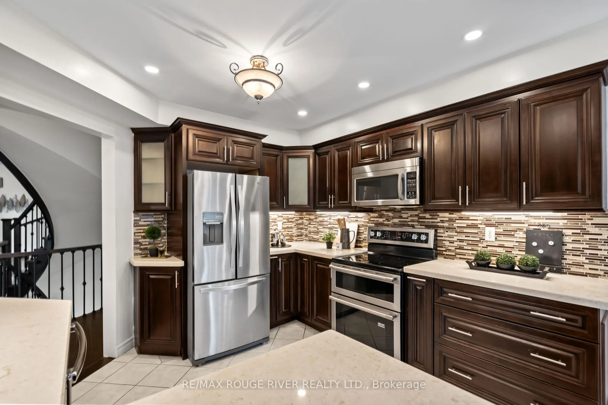 31 Kerrison Drive W