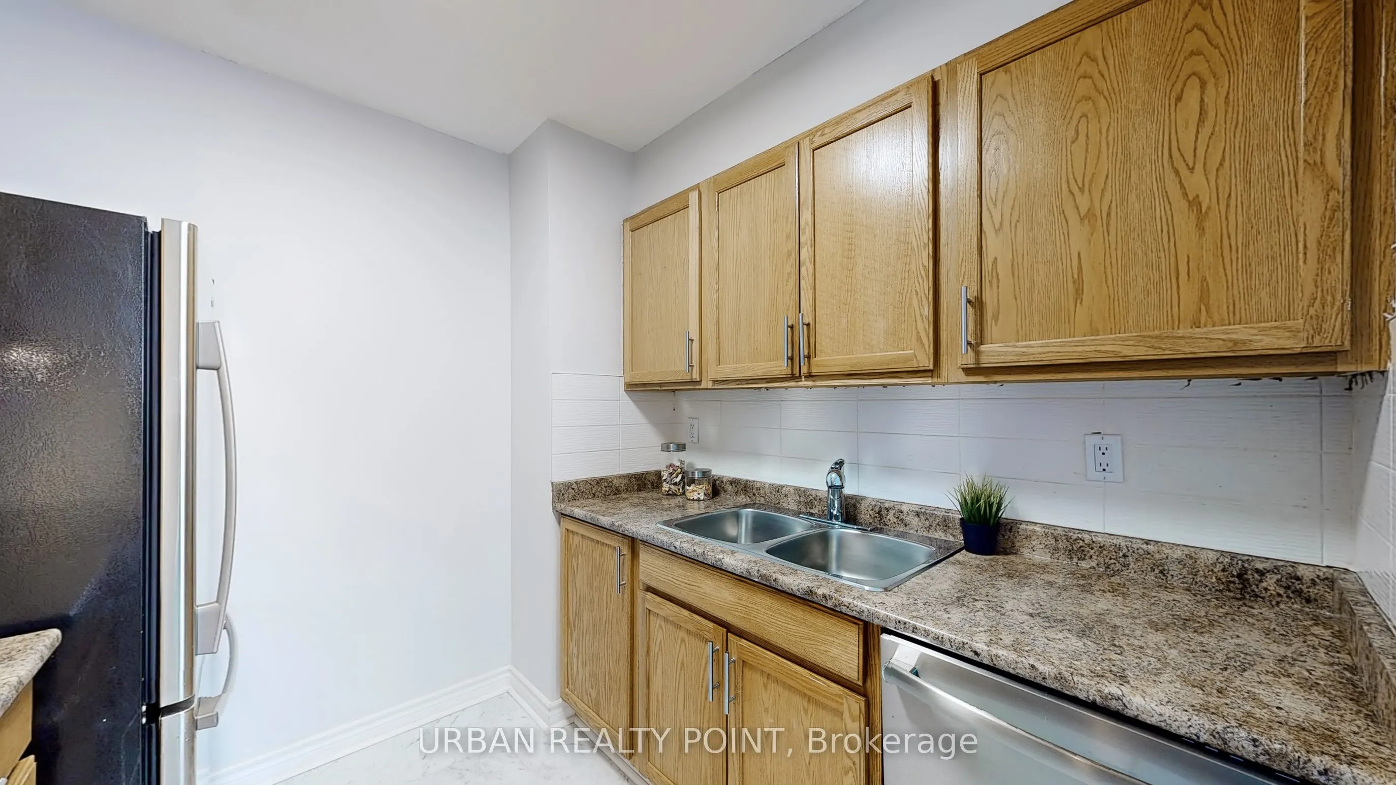 5580 Sheppard Avenue E, #605
