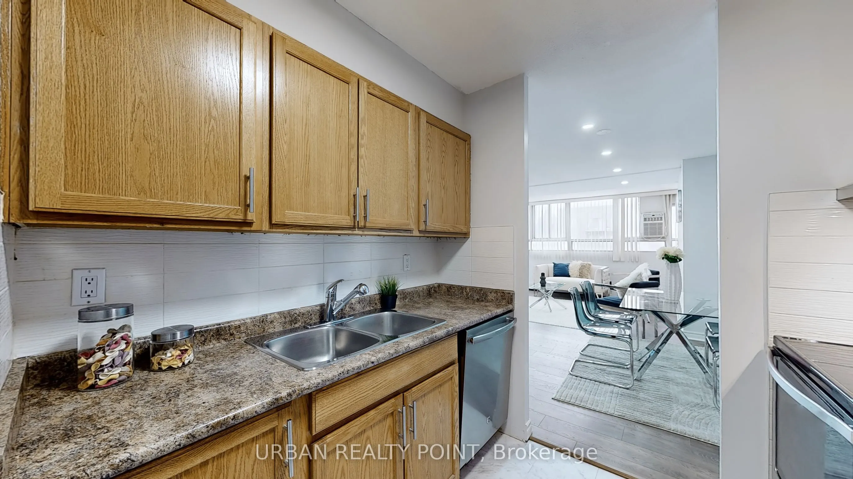 5580 Sheppard Avenue E, #605