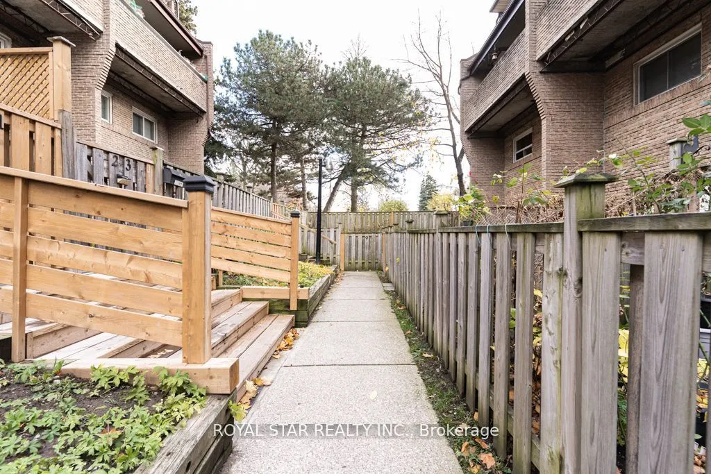 91 Muir Drive, #23