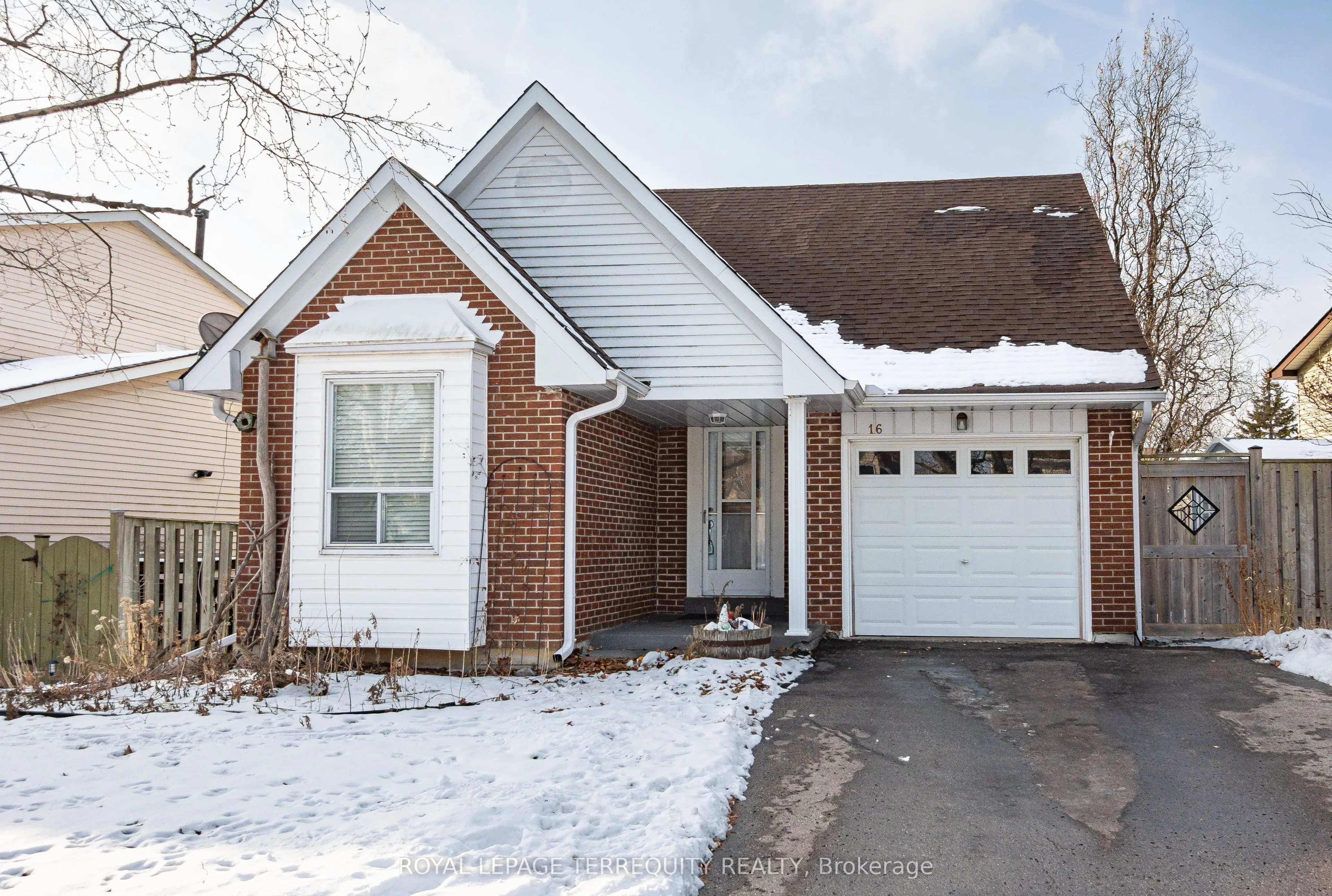 16 Banner Crescent
