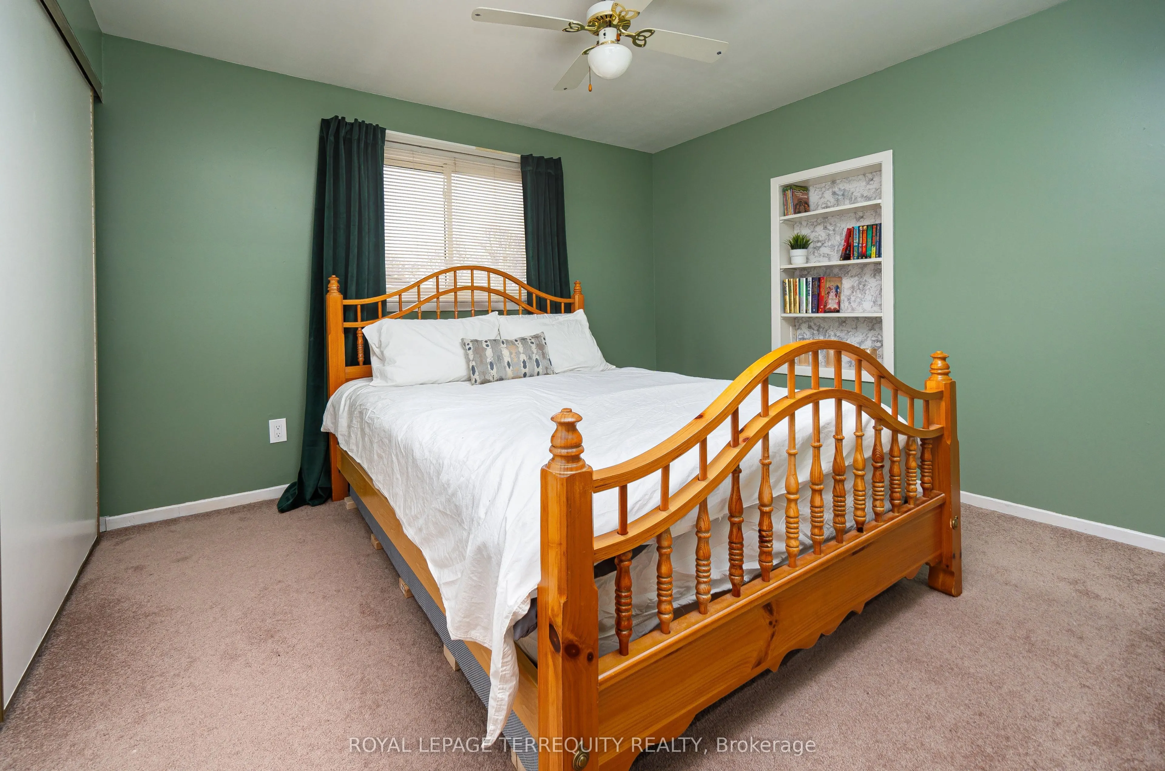 16 Banner Crescent