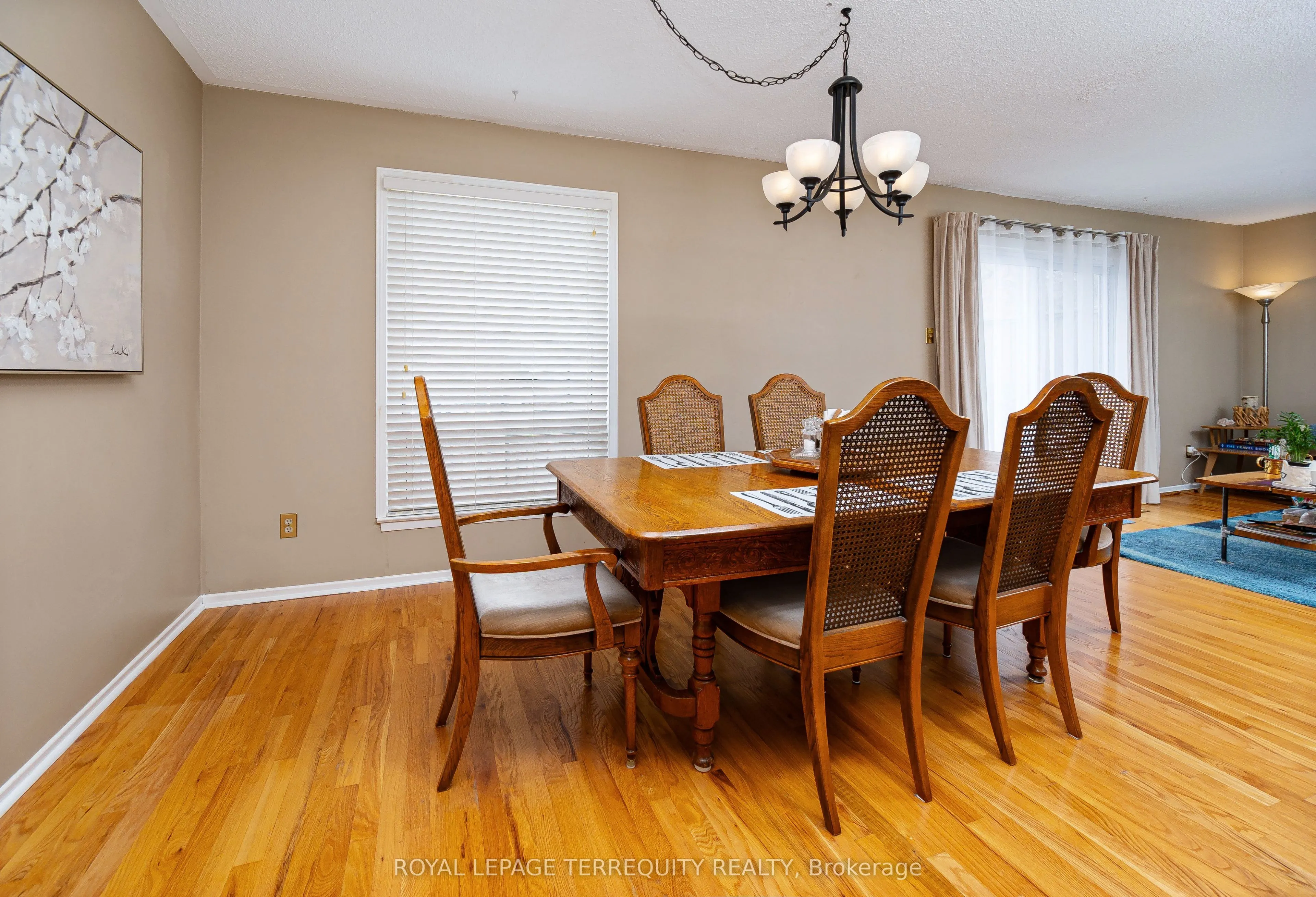 16 Banner Crescent