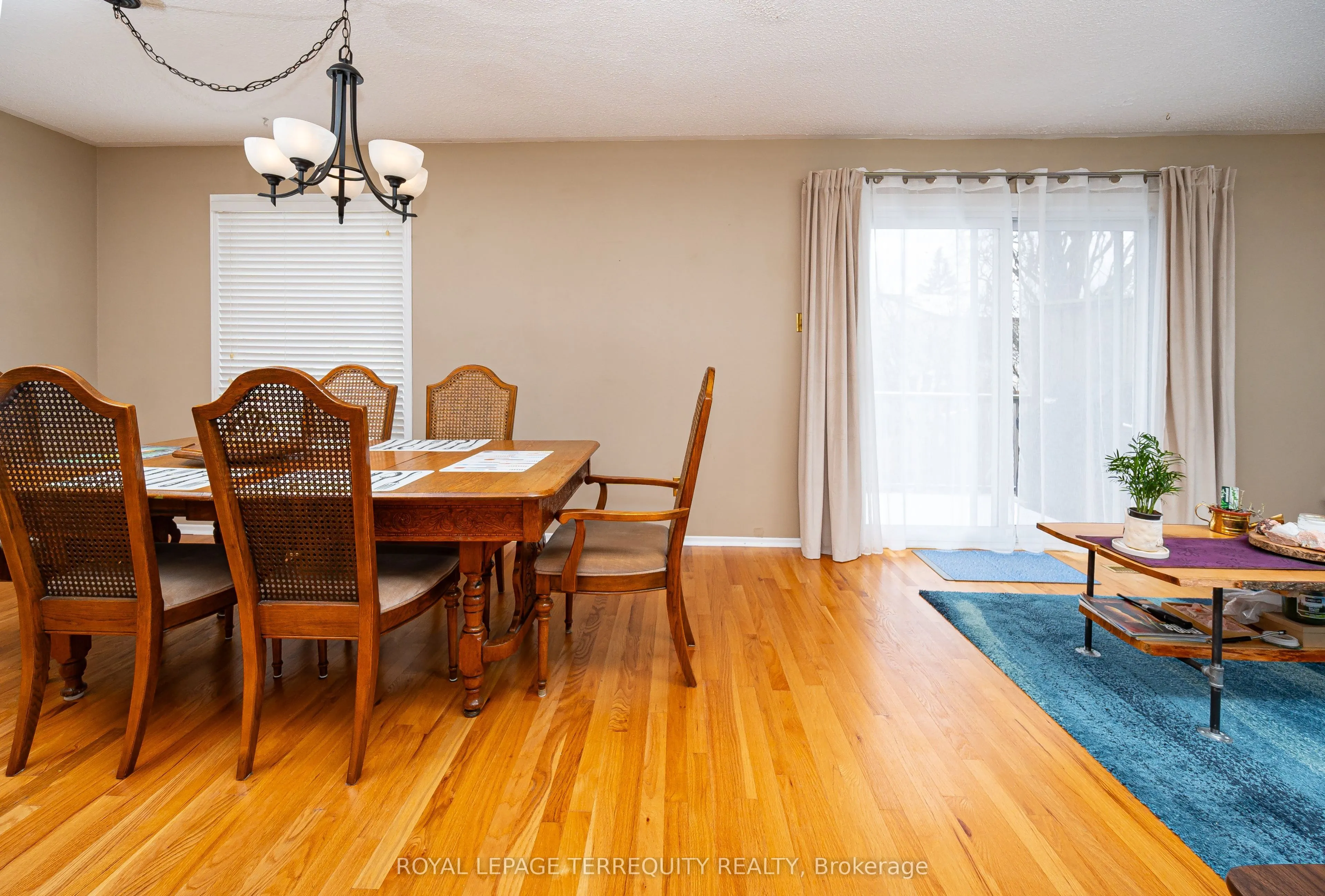 16 Banner Crescent