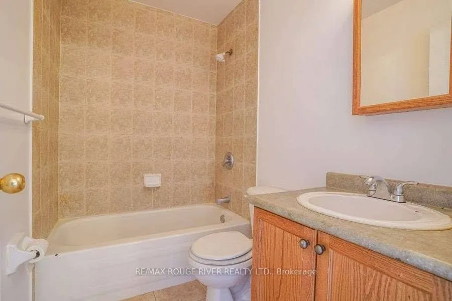262 Bruce Street, #3