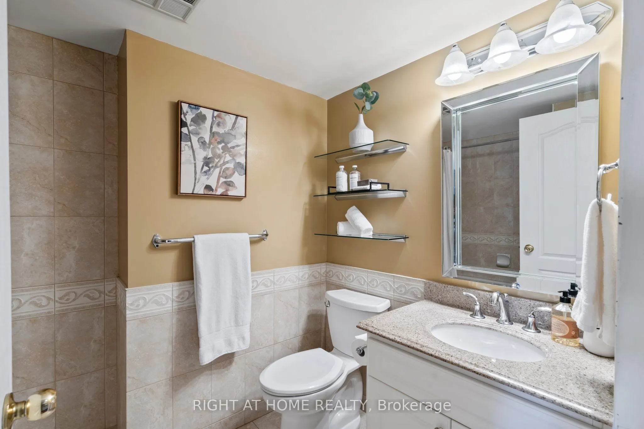 712 Rossland Road E, #415