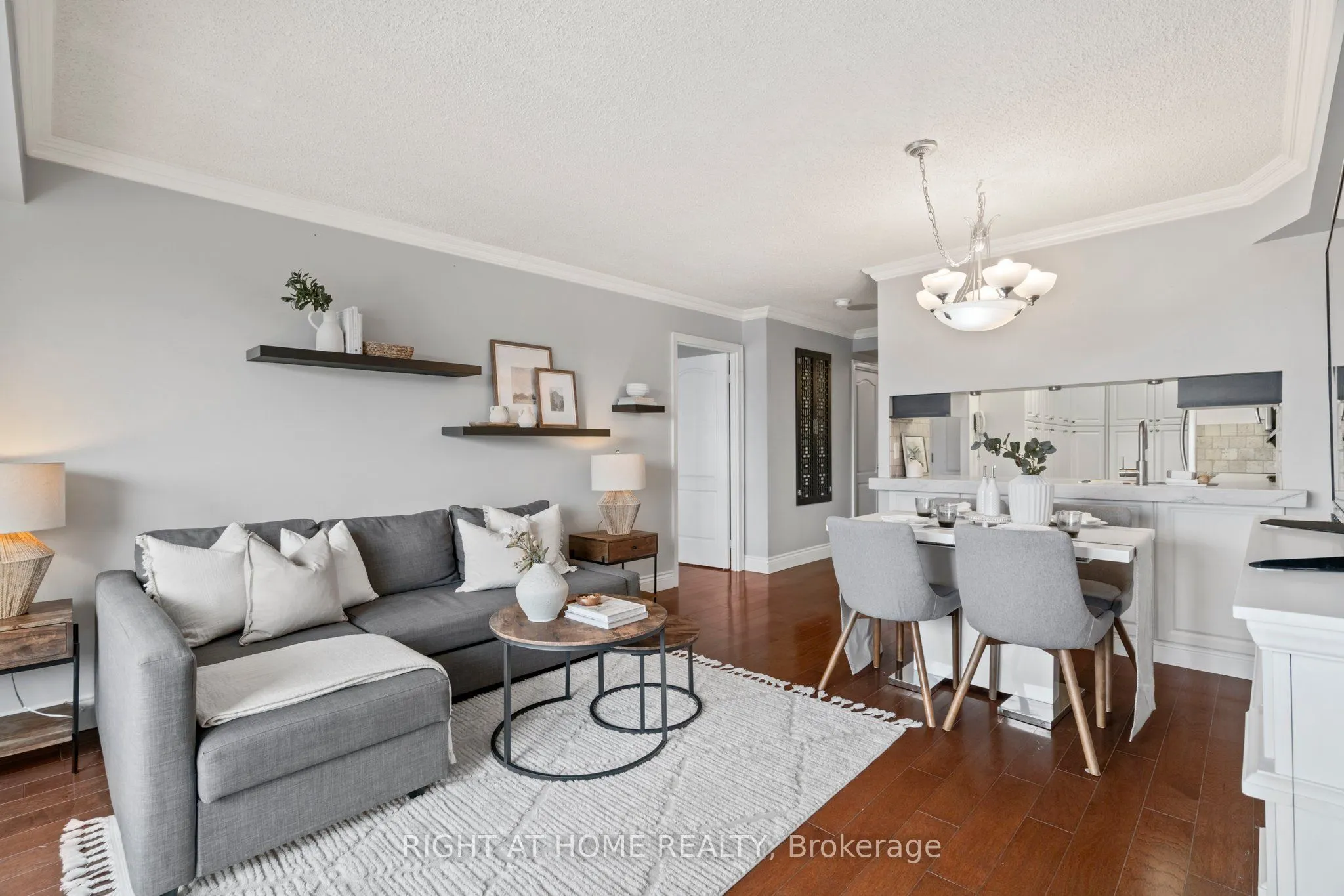 712 Rossland Road E, #415