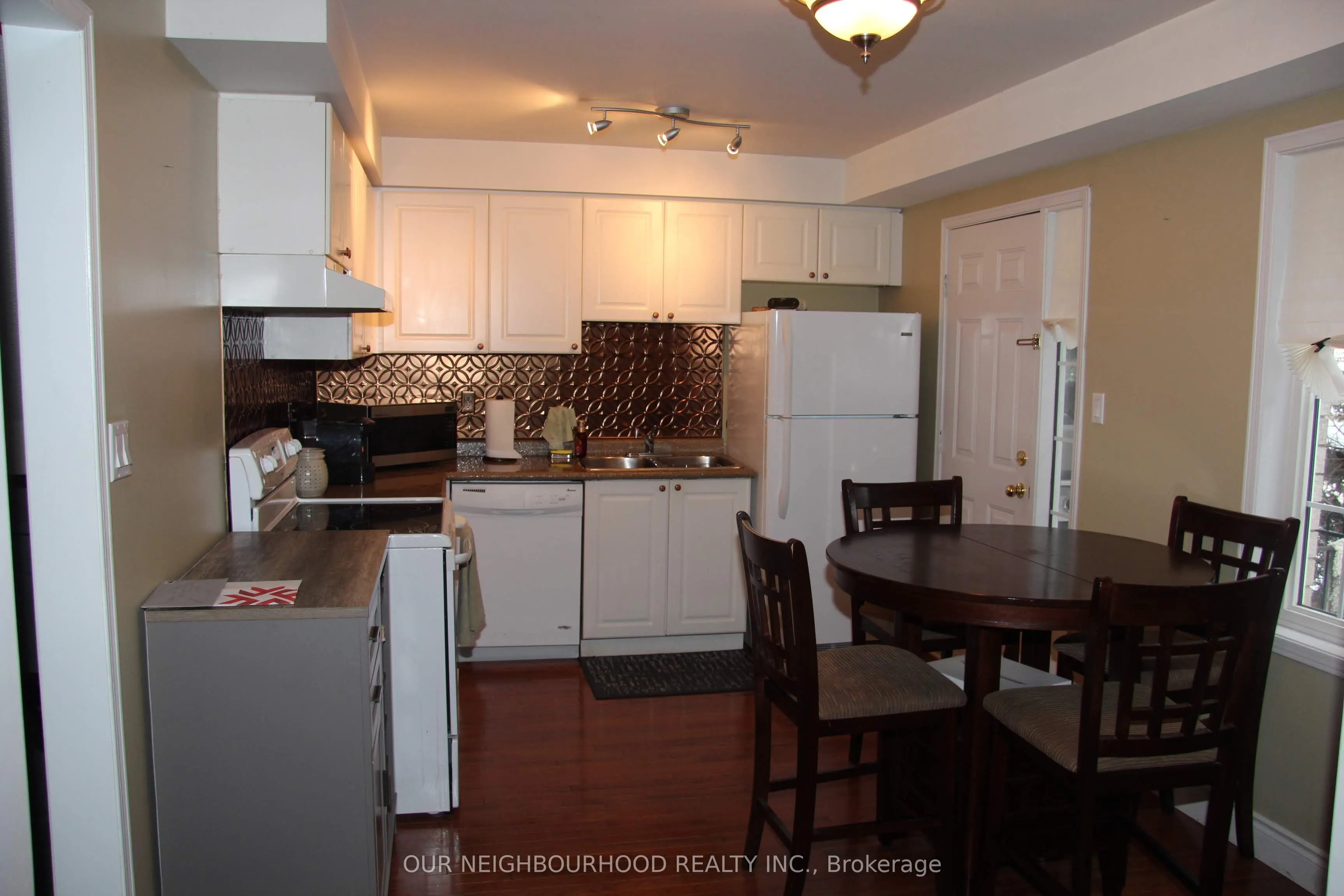 2341 Clearside Court