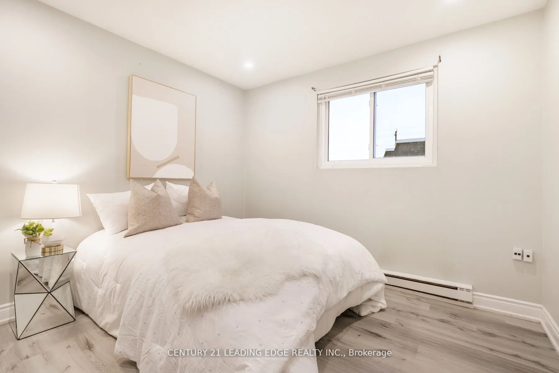 540 Mary Street E, #2-3