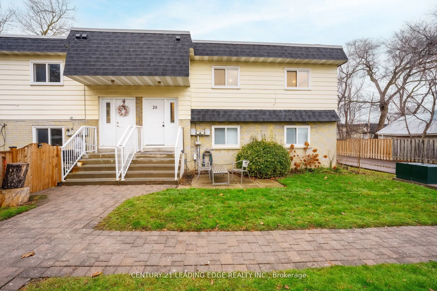 540 Mary Street E, #2-3