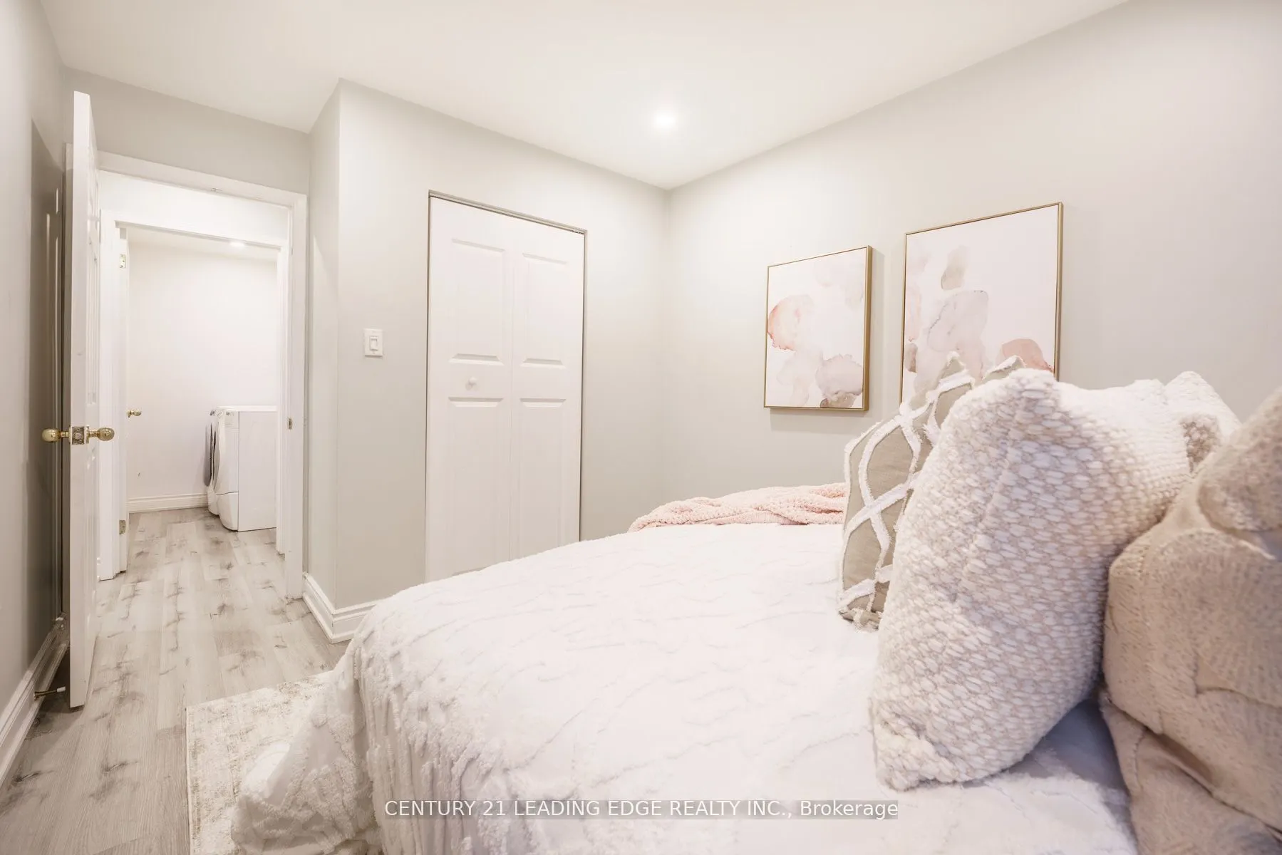 540 Mary Street E, #2-3