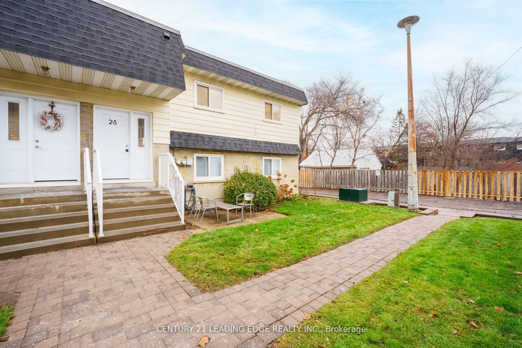 540 Mary Street E, #2-3