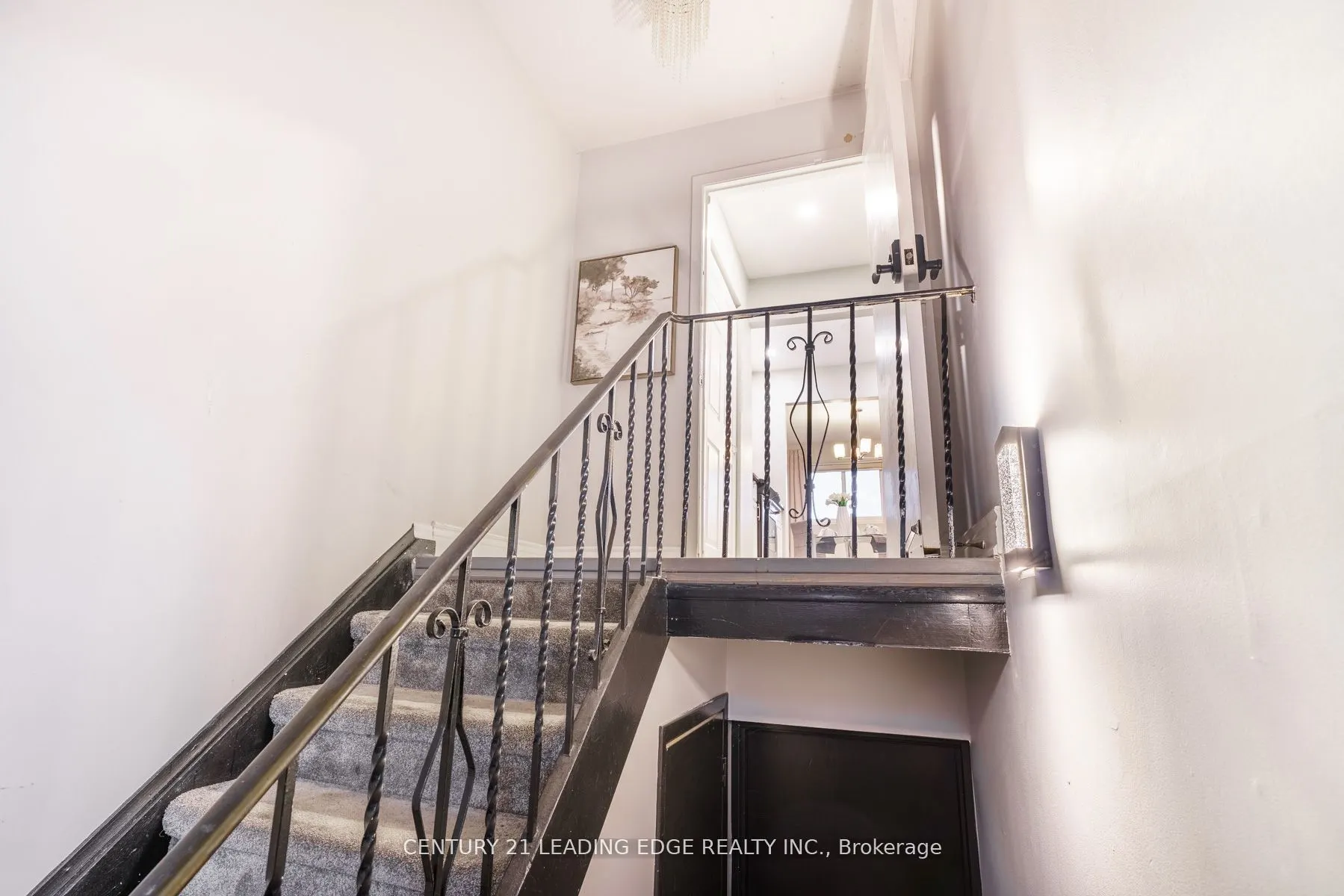 540 Mary Street E, #2-3