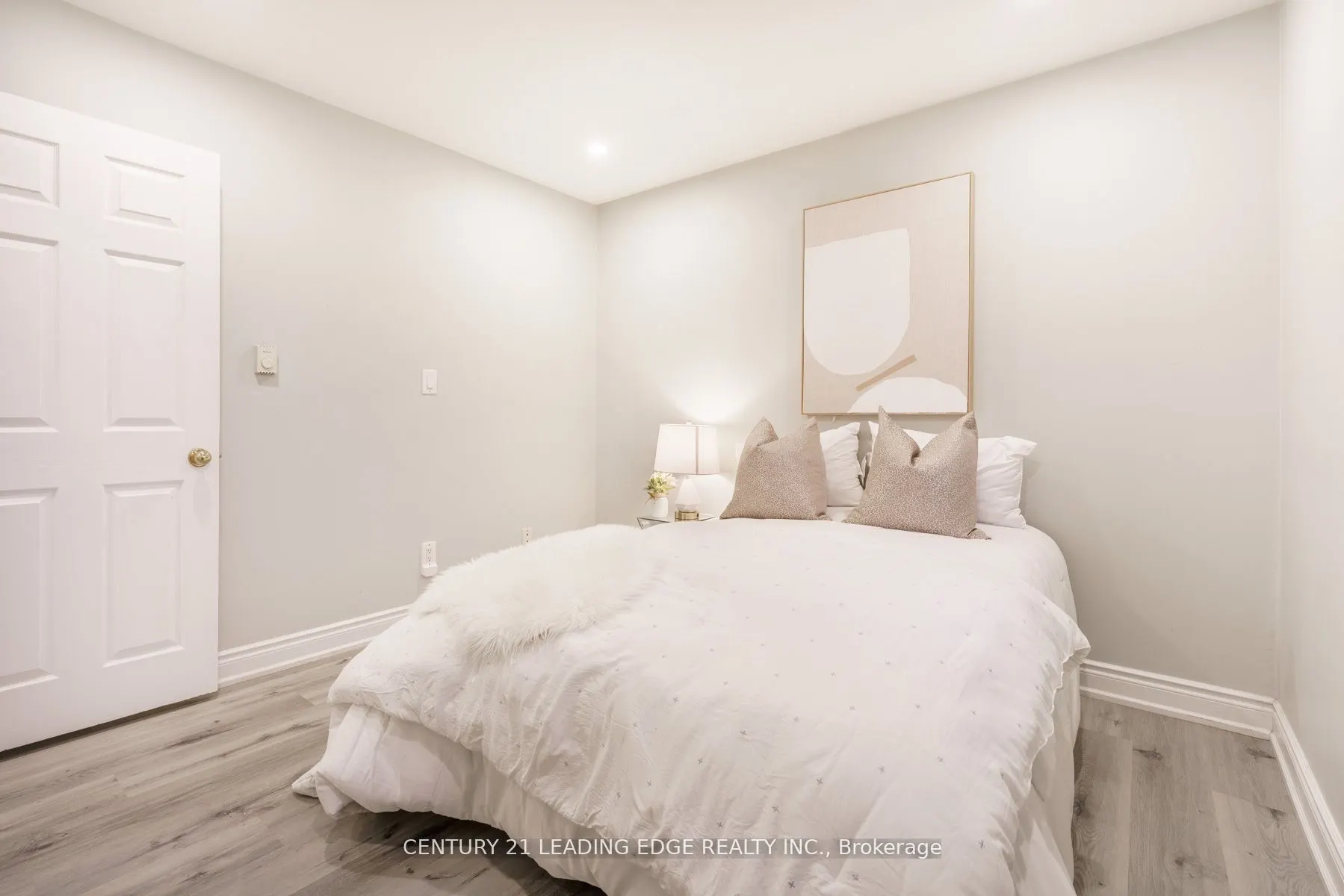 540 Mary Street E, #2-3