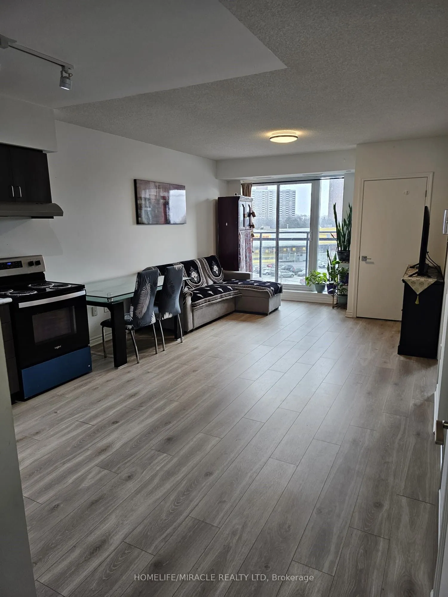 1 Falaise Road, #417