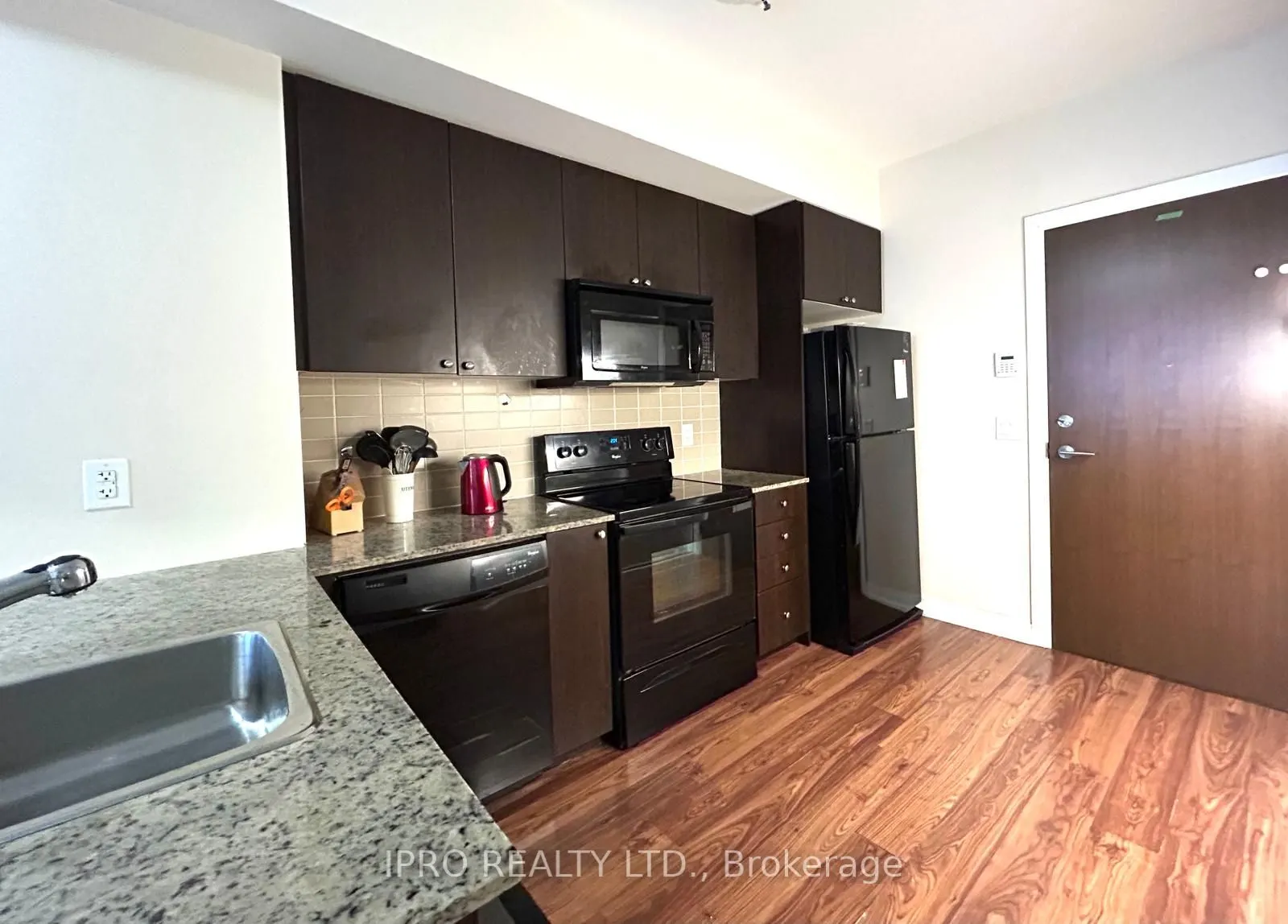 181 VILLAGE GREEN Square #214