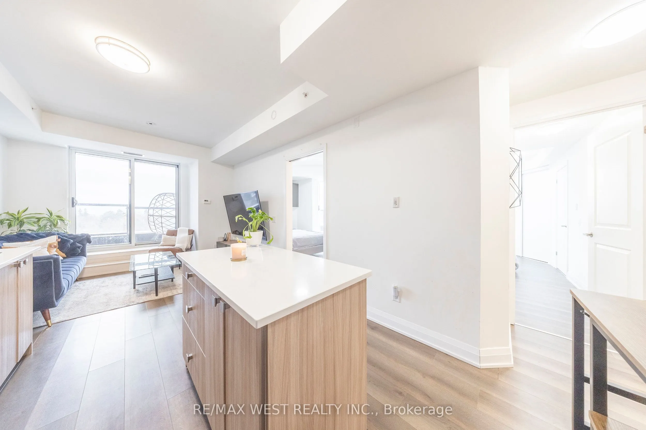 3655 Kingston Road, #901