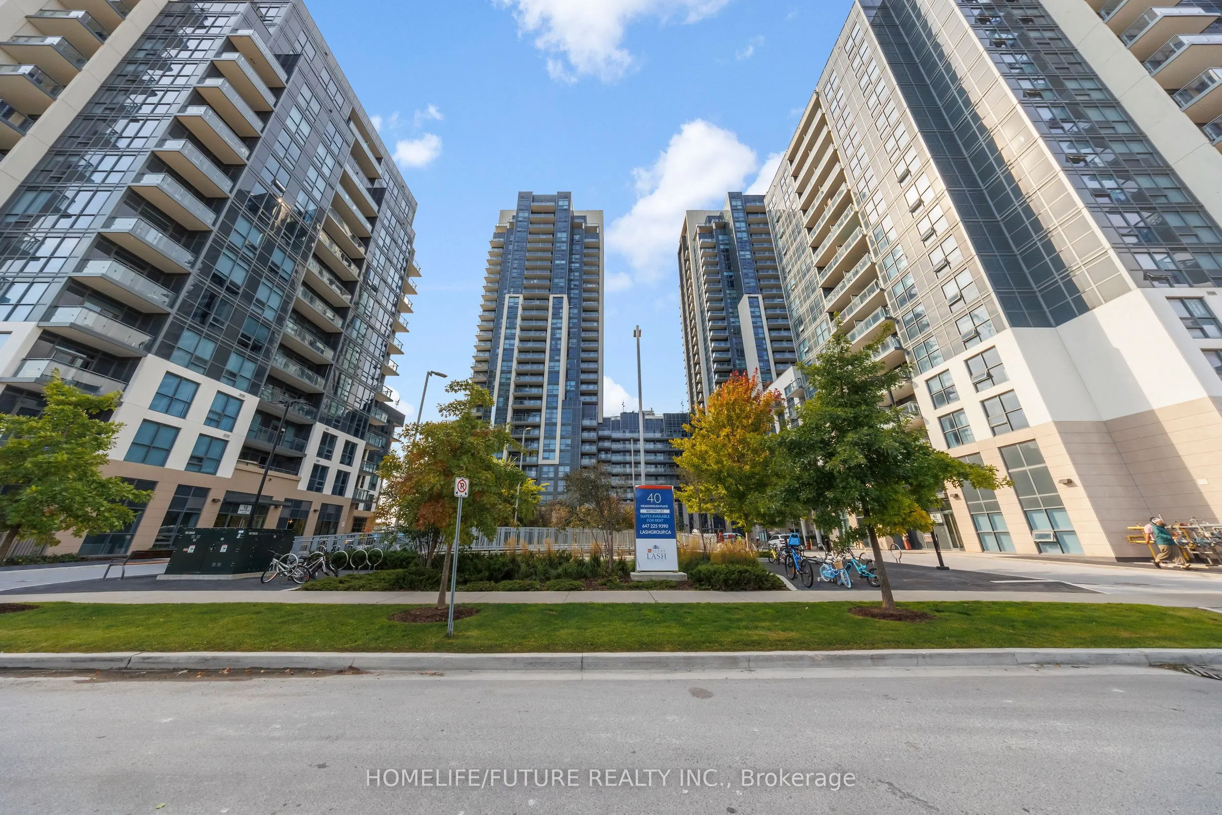20 Meadowglen Place, #627