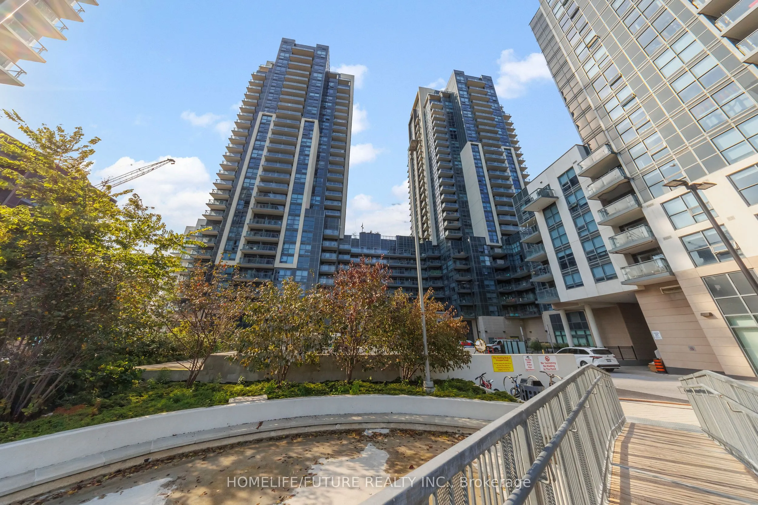20 Meadowglen Place, #627