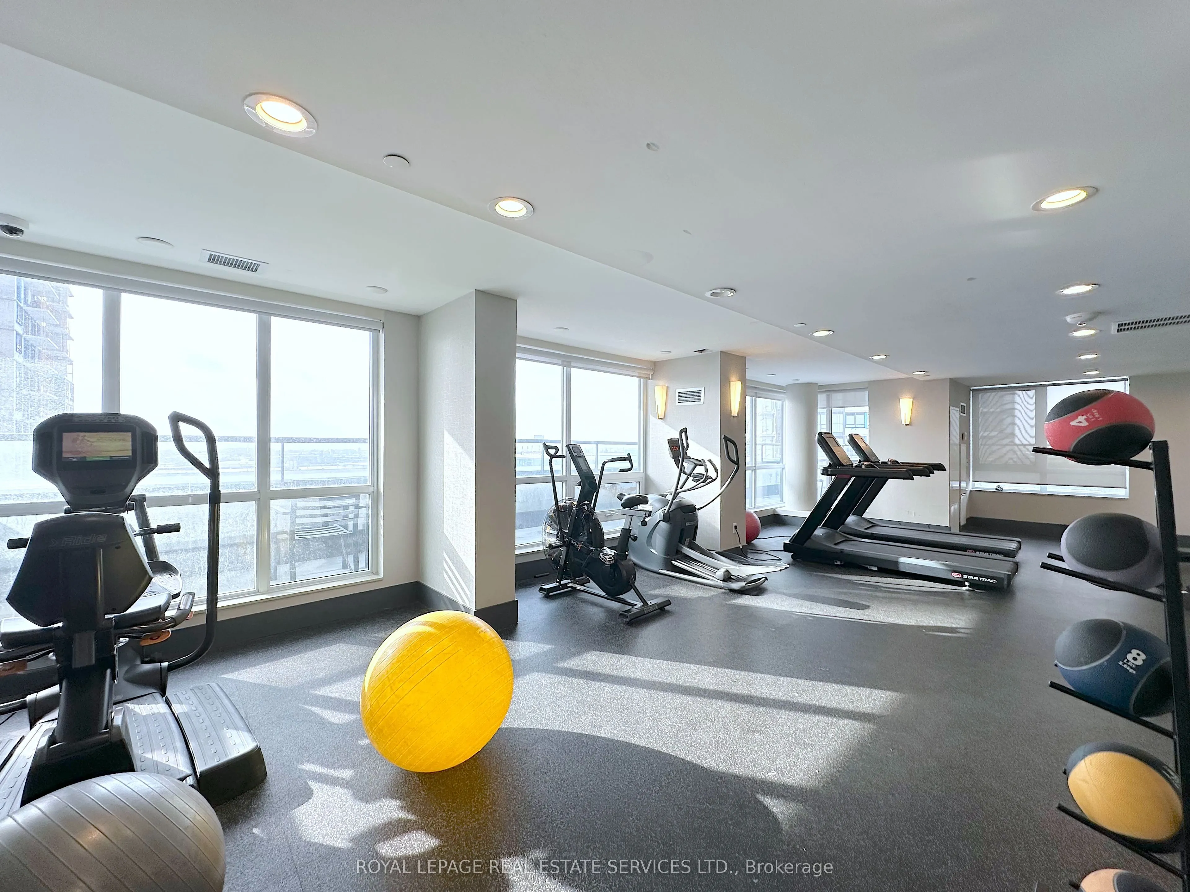 420 Harwood Avenue, #709