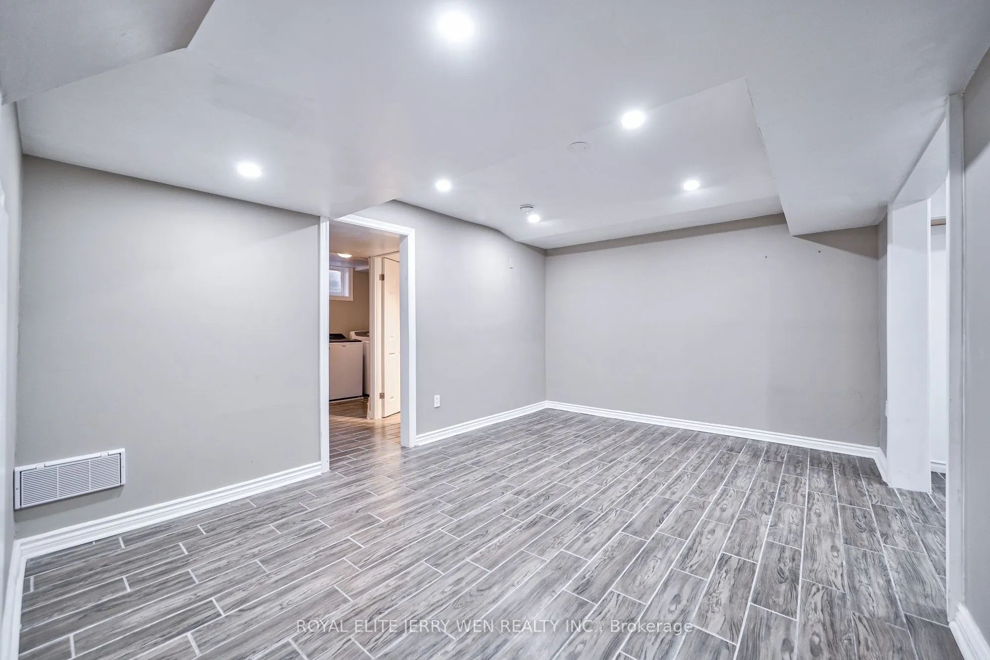 8 Deerfield Court