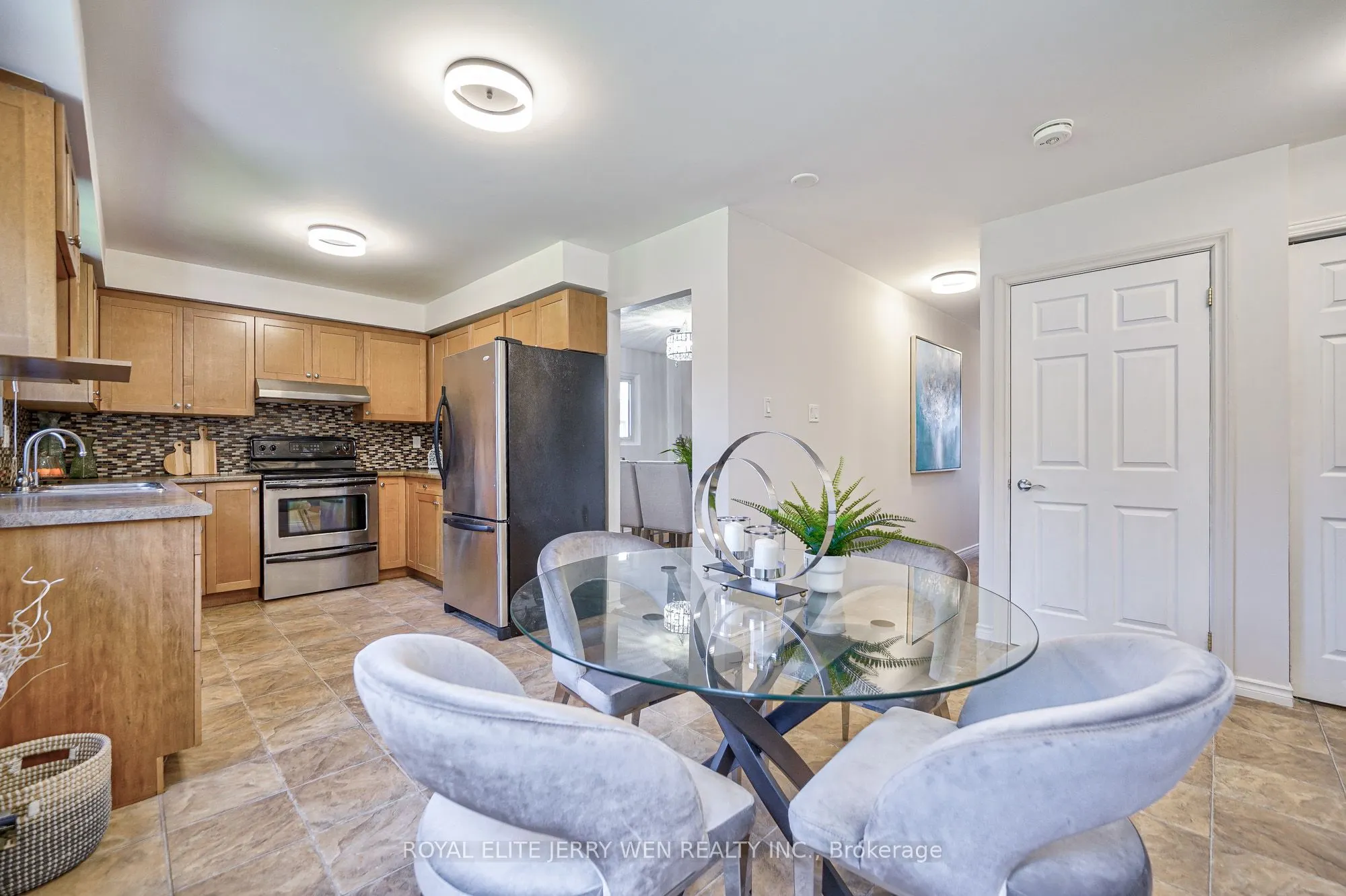 8 Deerfield Court