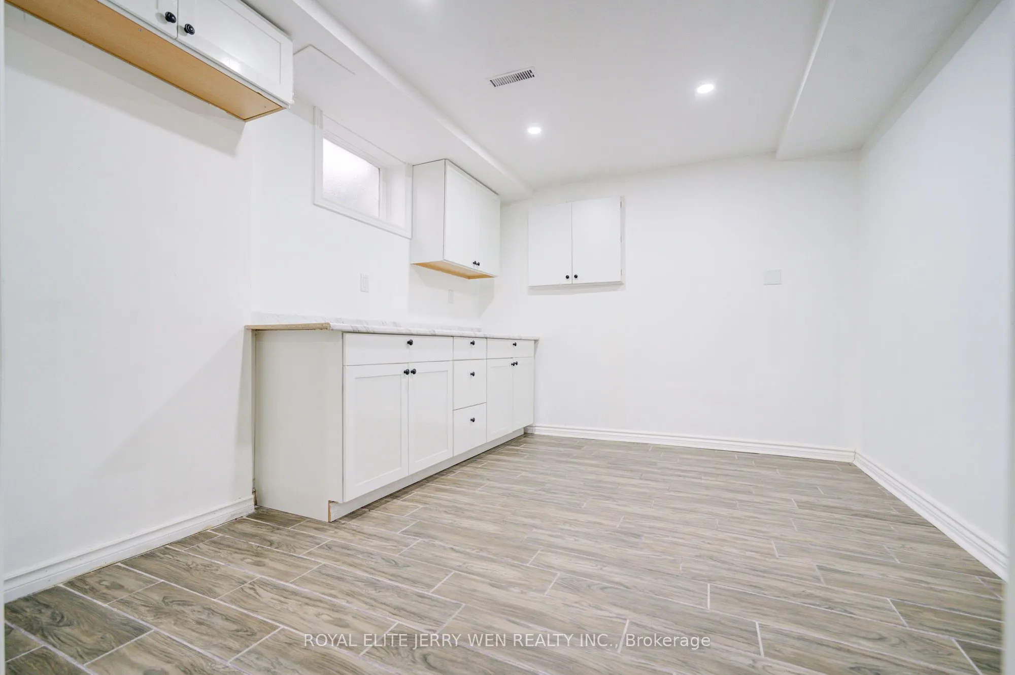 8 Deerfield Court