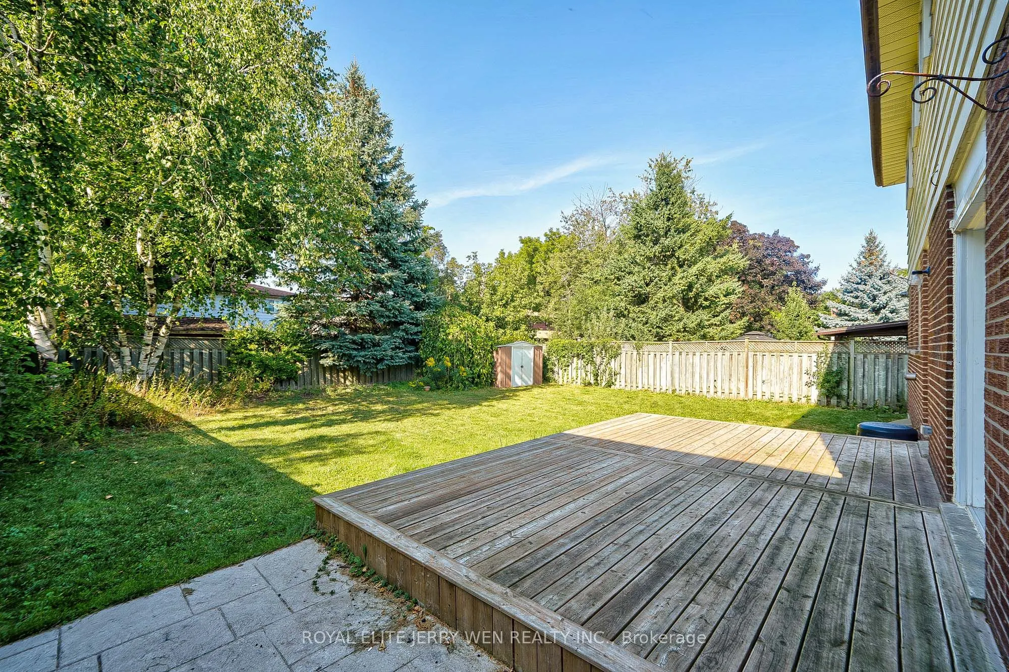 8 Deerfield Court