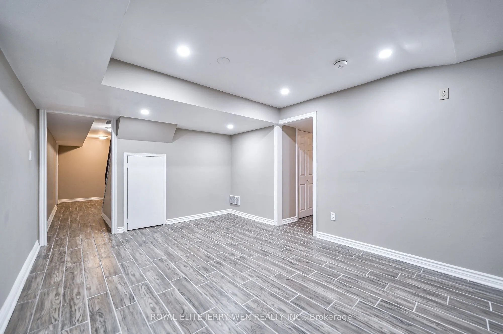 8 Deerfield Court