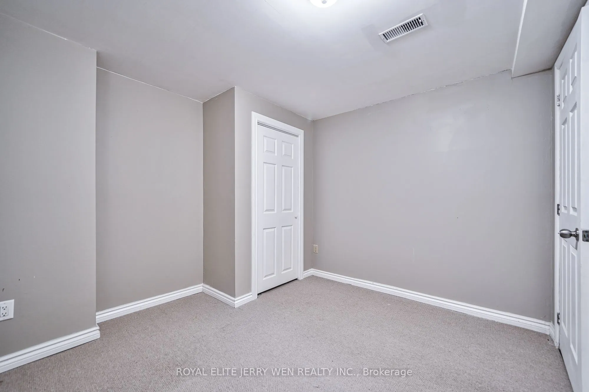 8 Deerfield Court