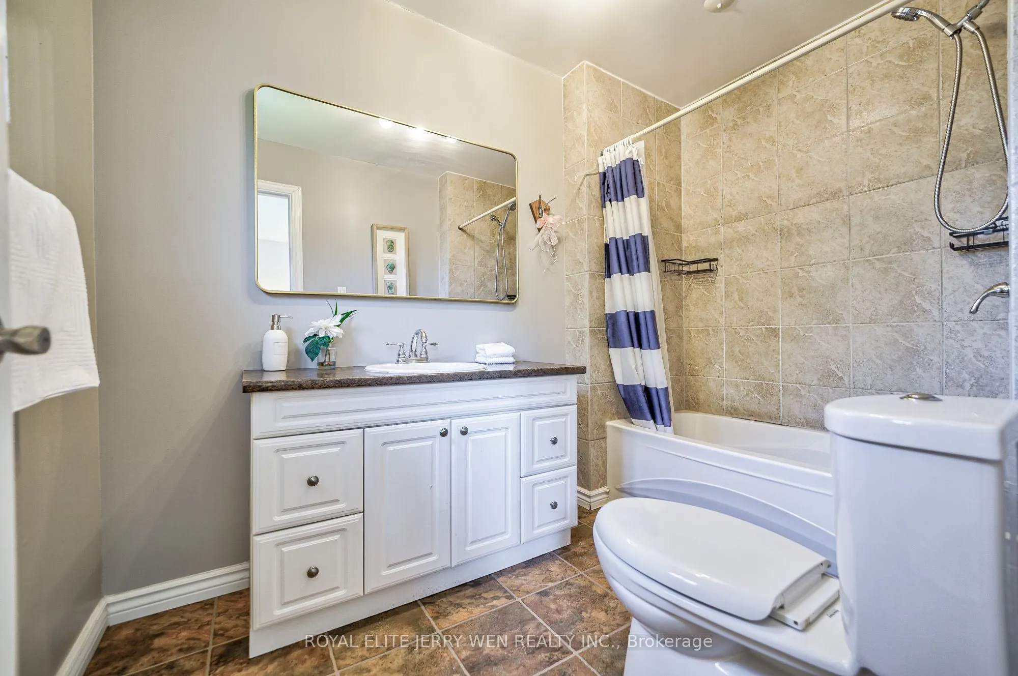 8 Deerfield Court