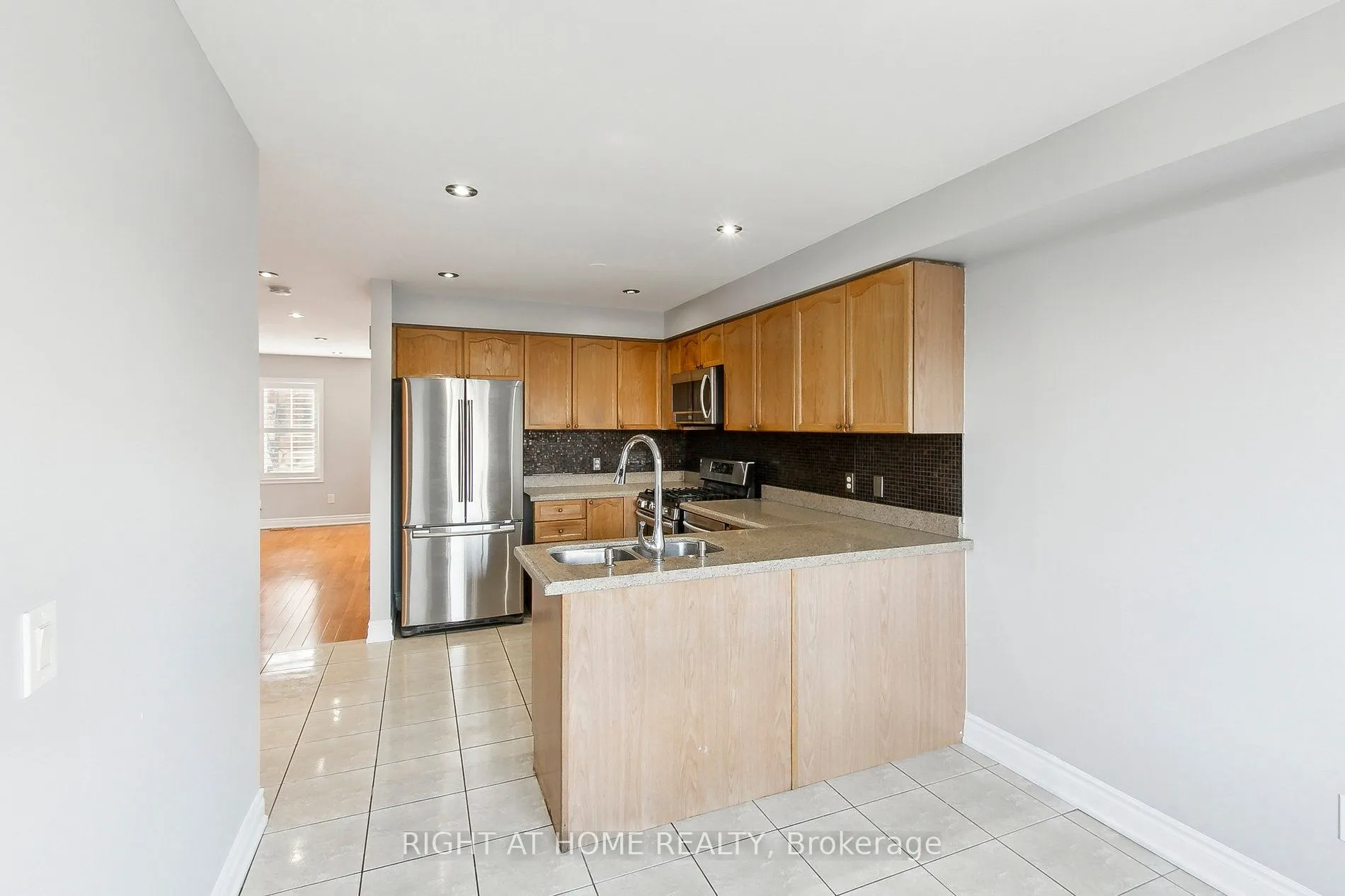 98 Jenkinson Way, #70