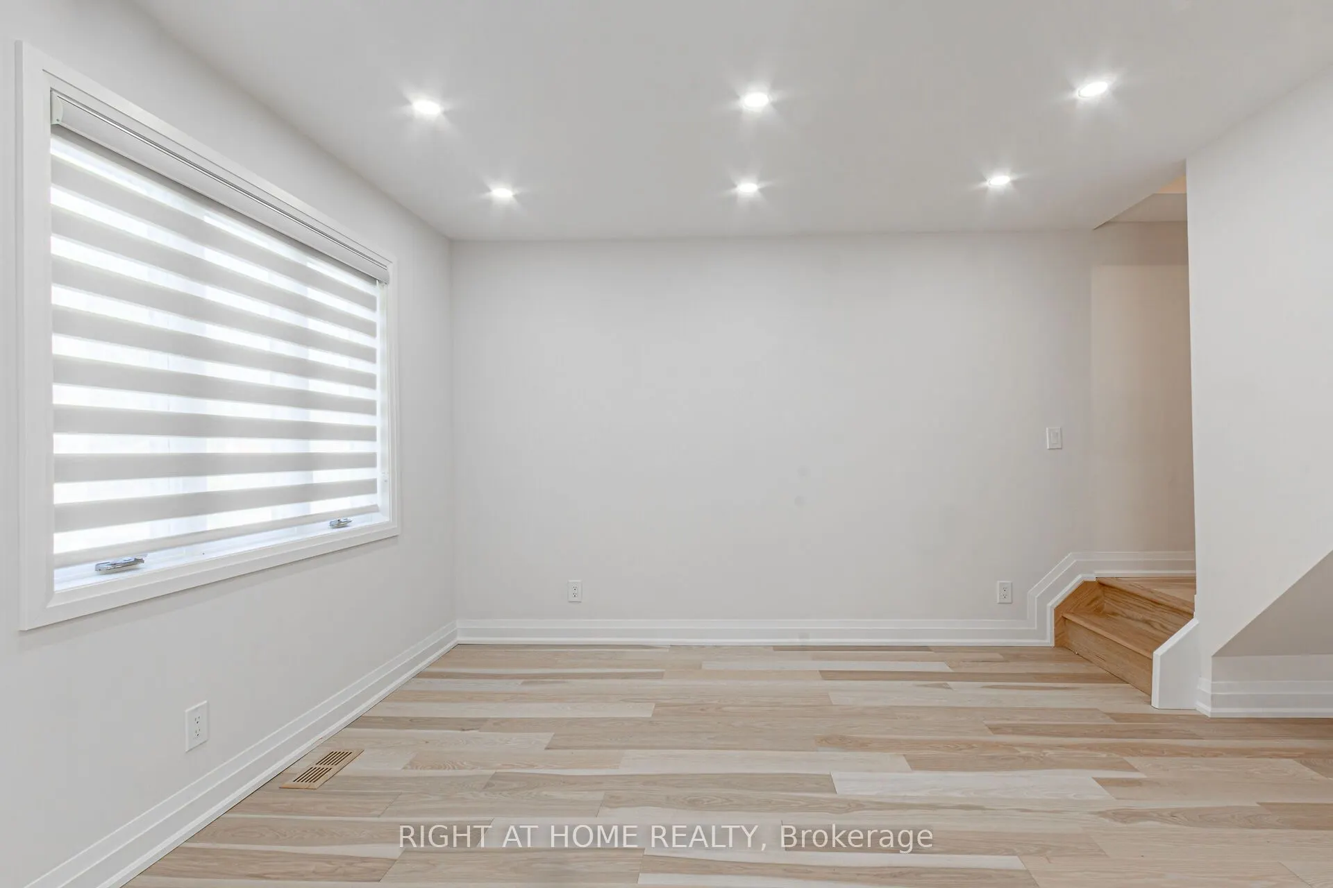 961 Victoria Park Avenue