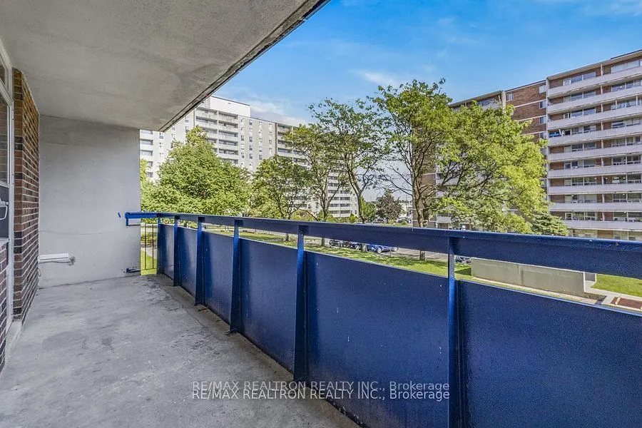 5 Glamorgan Avenue, #412