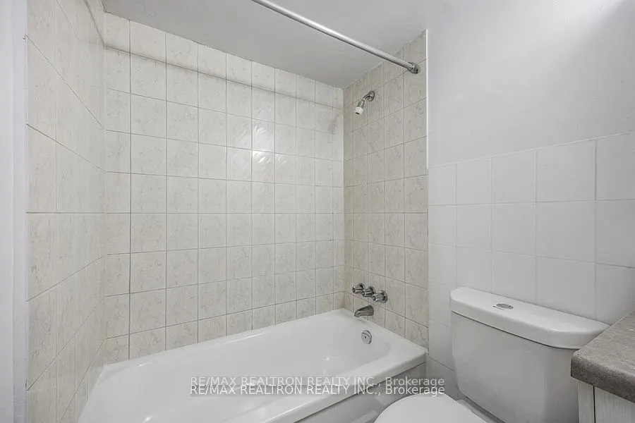 5 Glamorgan Avenue, #412