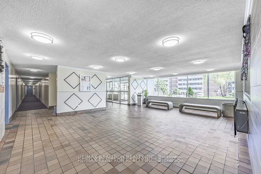 5 Glamorgan Avenue, #412