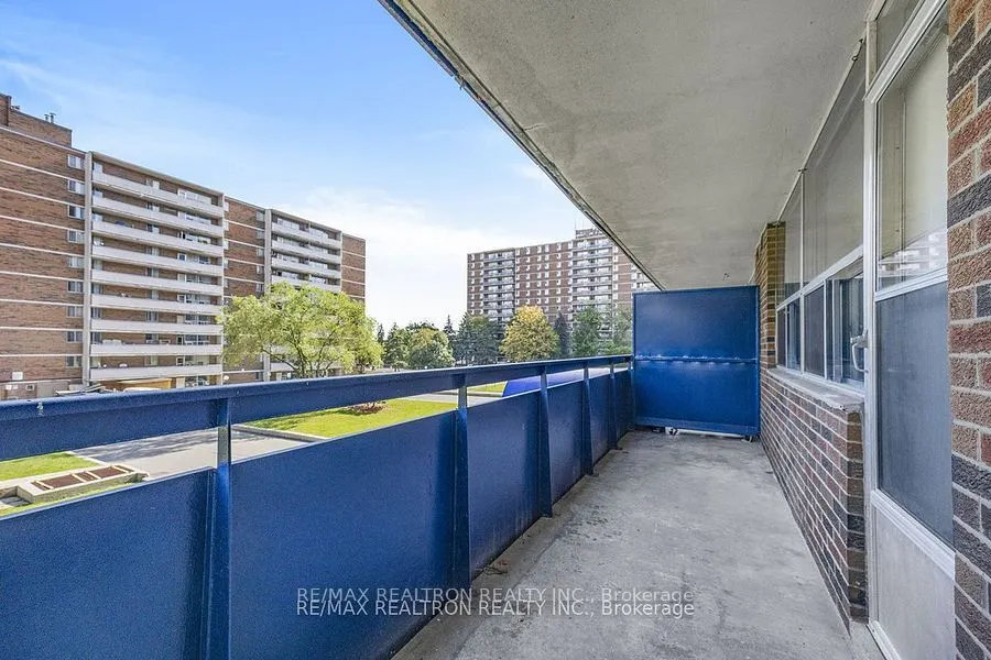 5 Glamorgan Avenue, #412
