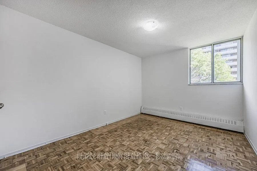 5 Glamorgan Avenue, #412