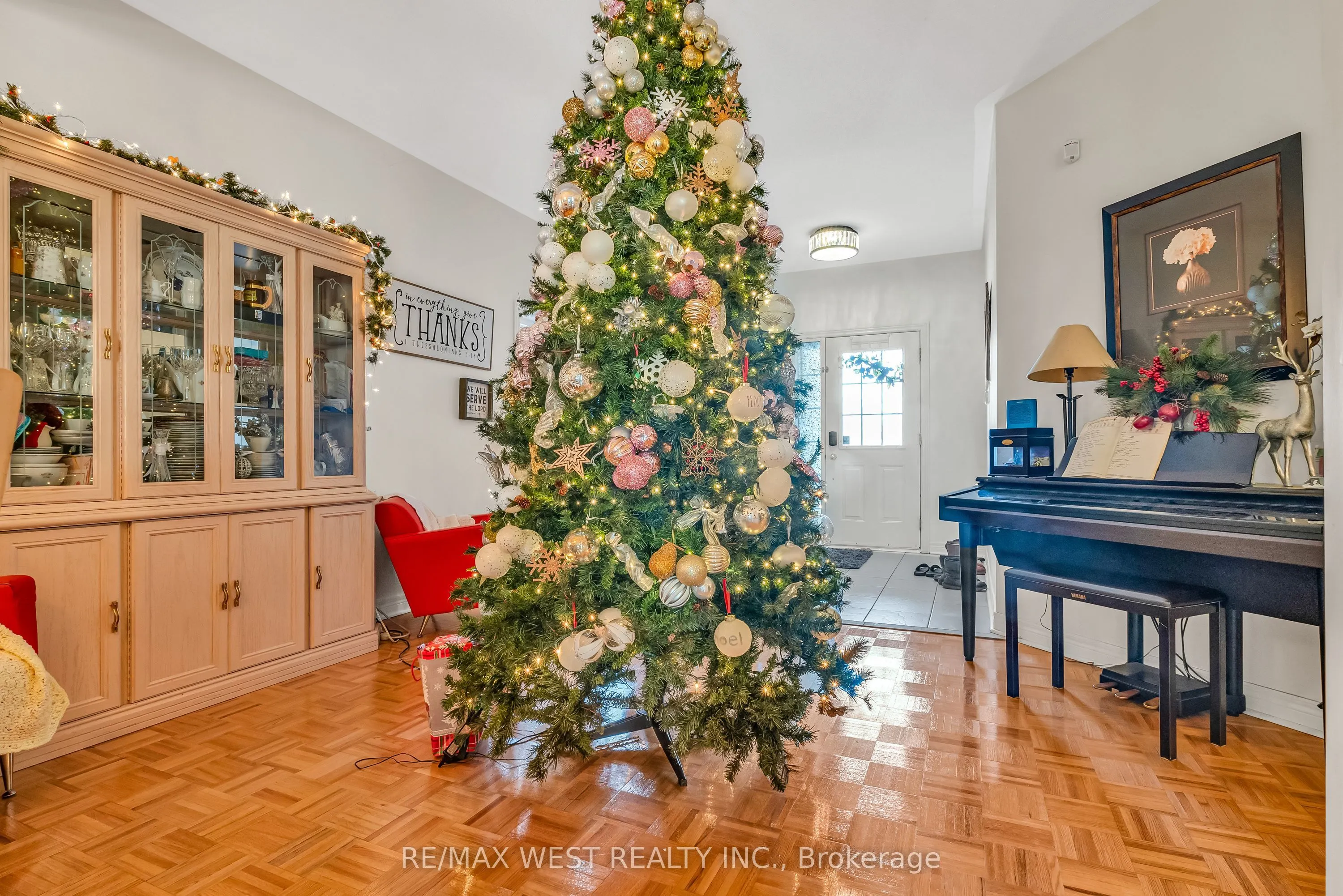 8 Lampman Drive