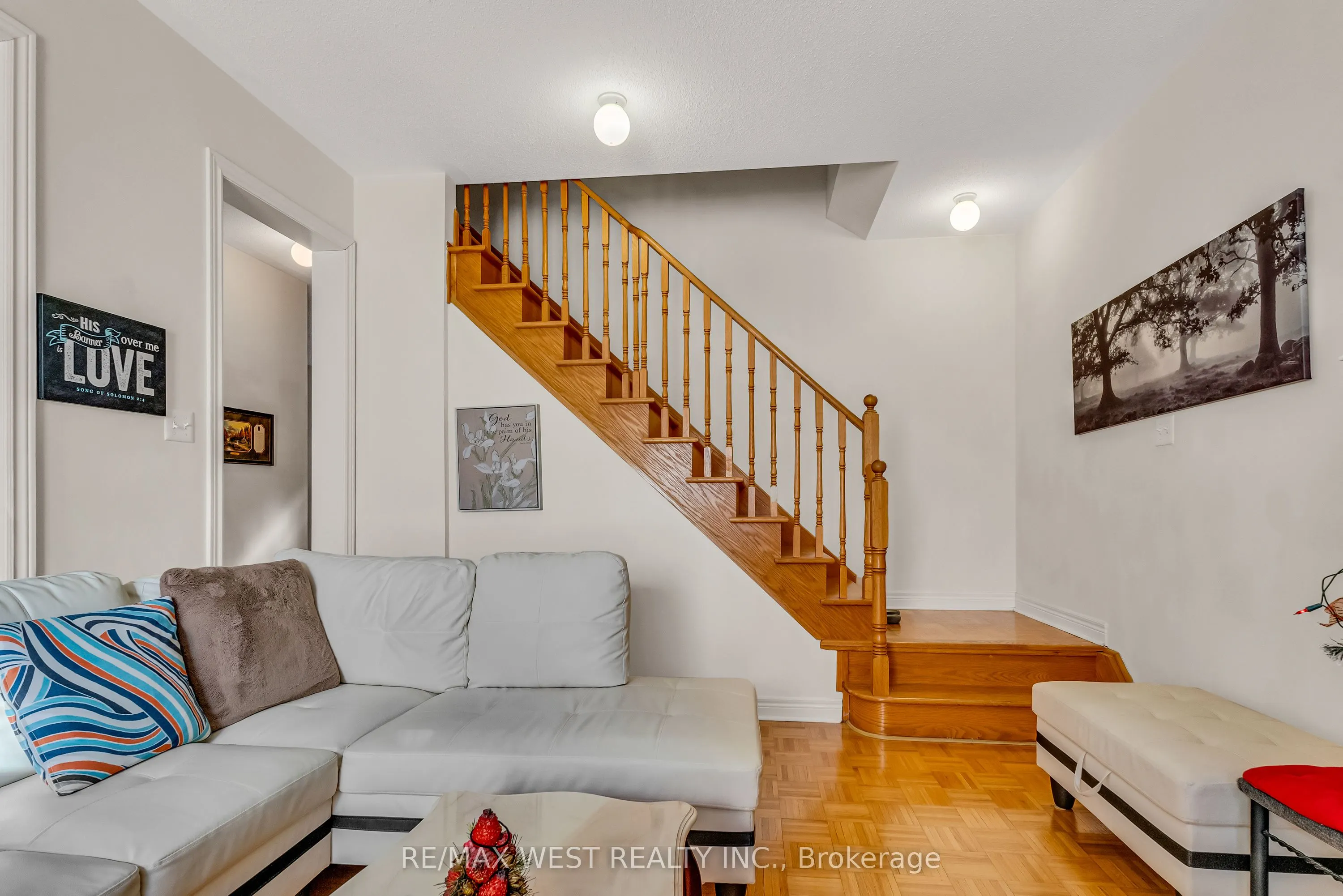 8 Lampman Drive