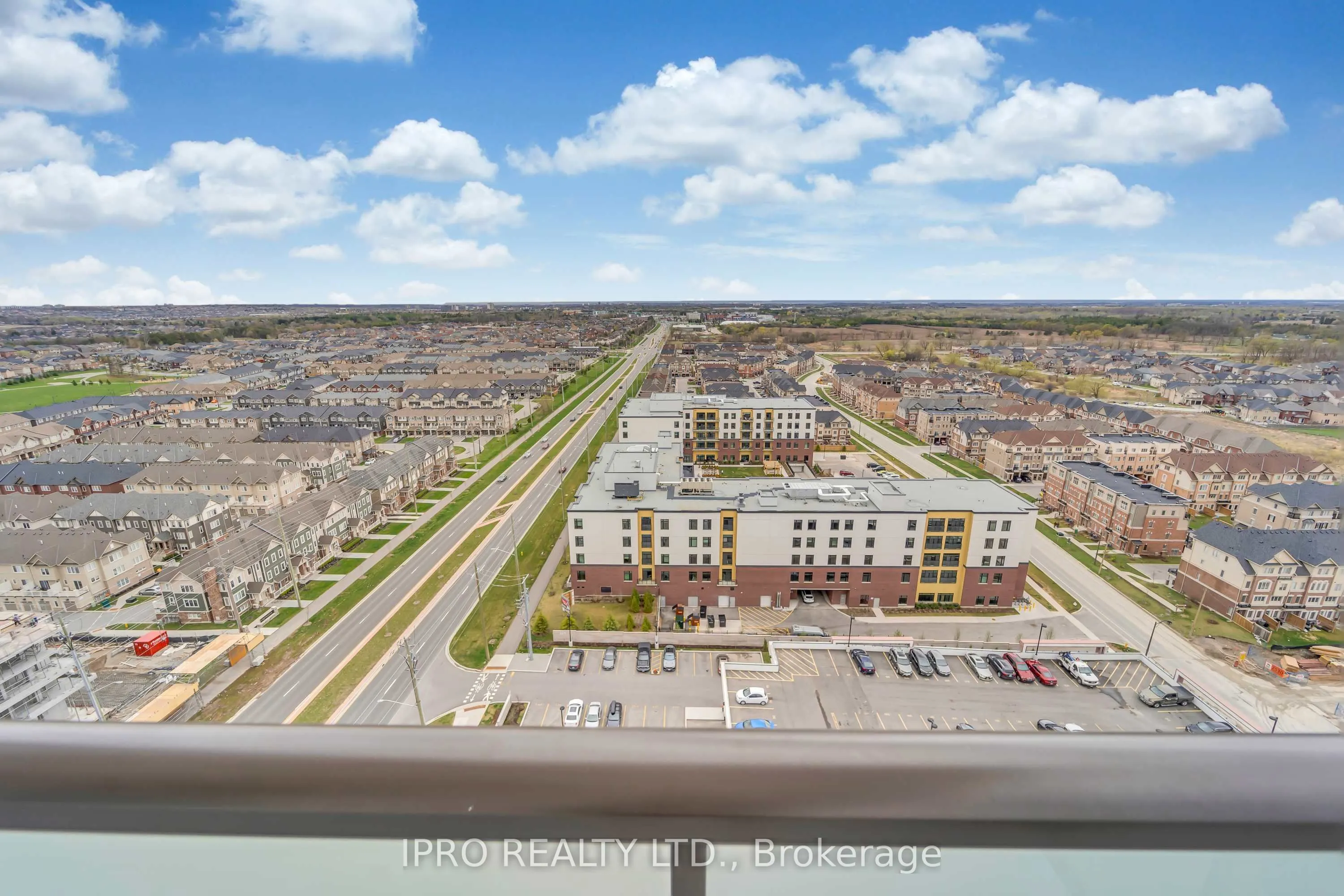 2550 Simcoe Street N, #1917