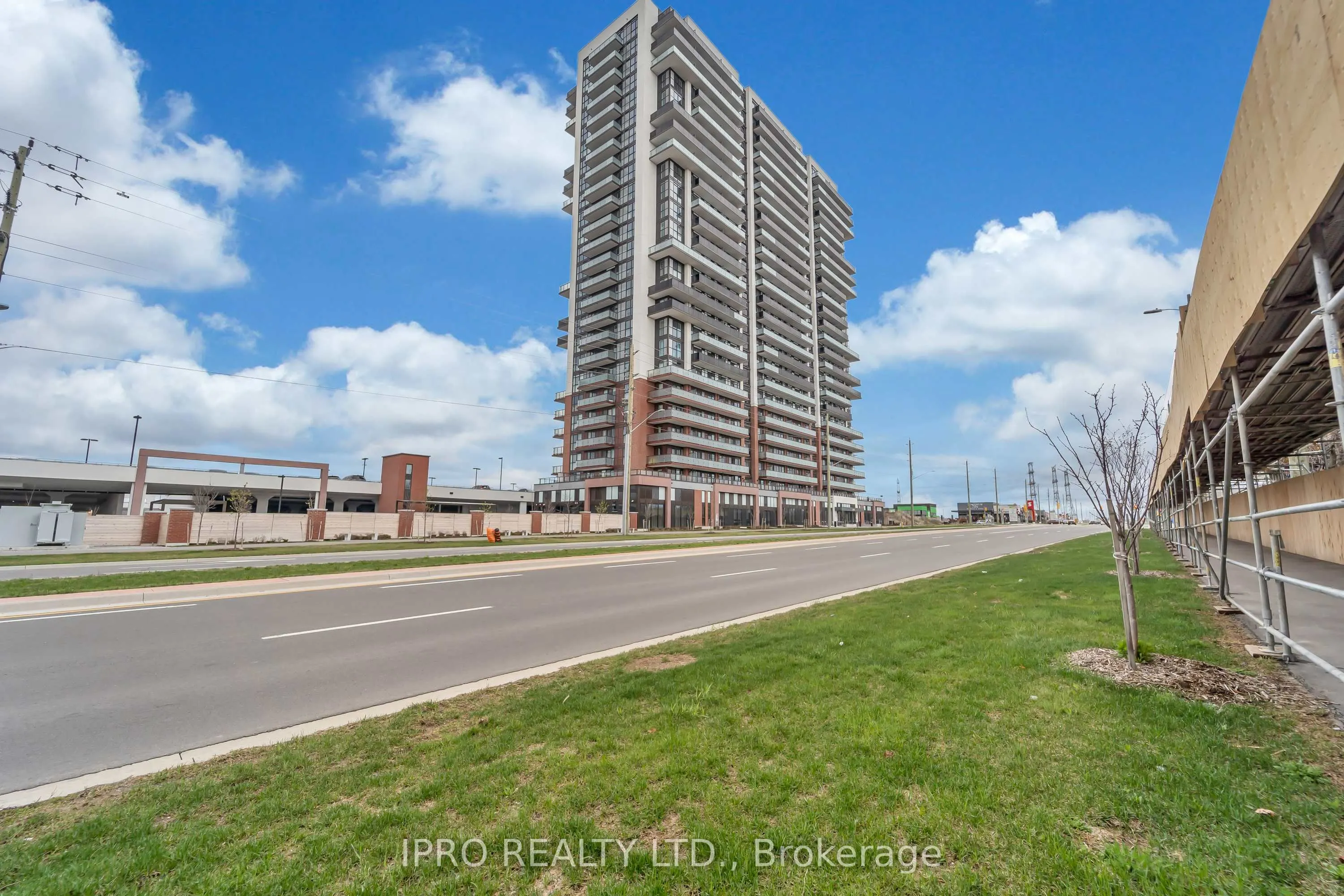 2550 Simcoe Street N, #1917