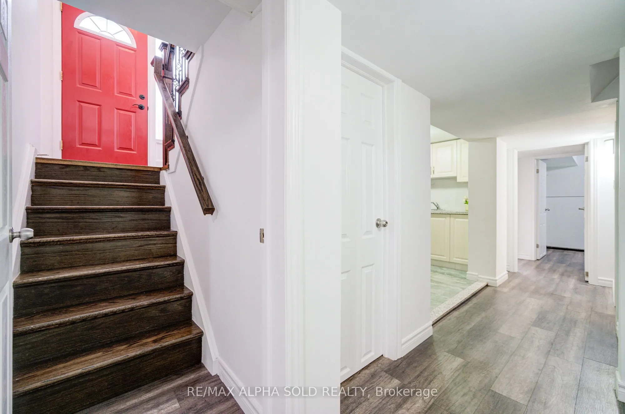 86 Lowcrest Boulevard