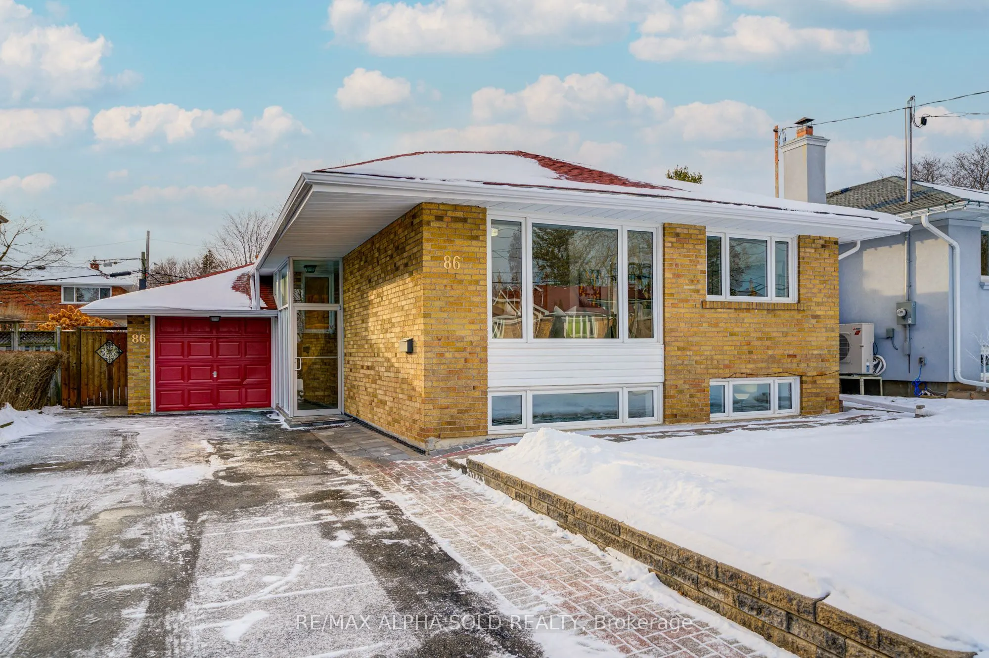 86 Lowcrest Boulevard