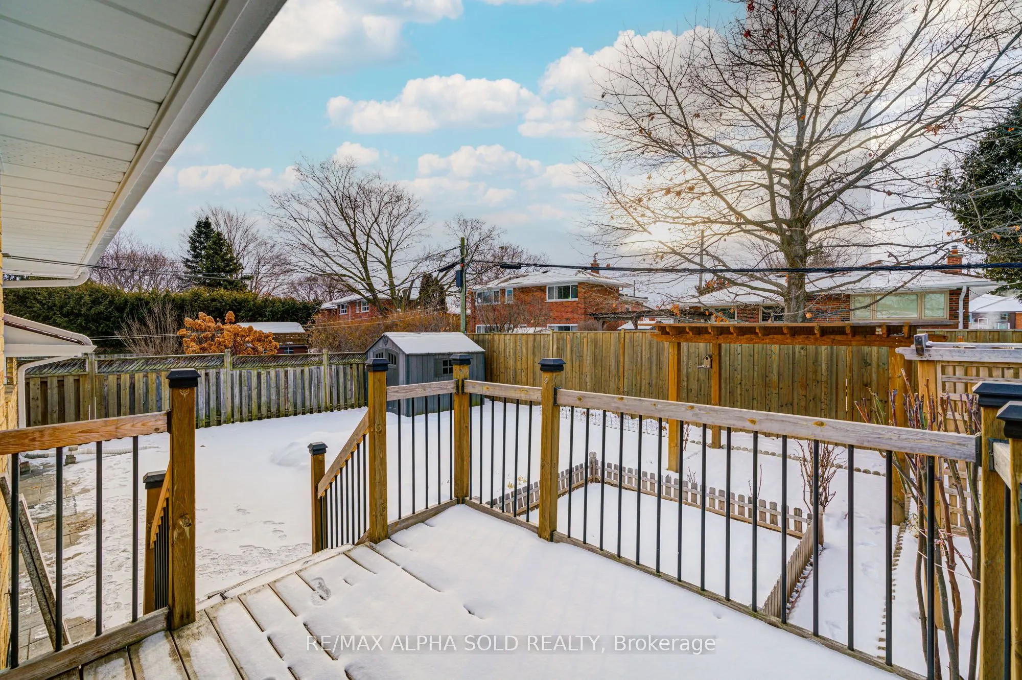 86 Lowcrest Boulevard